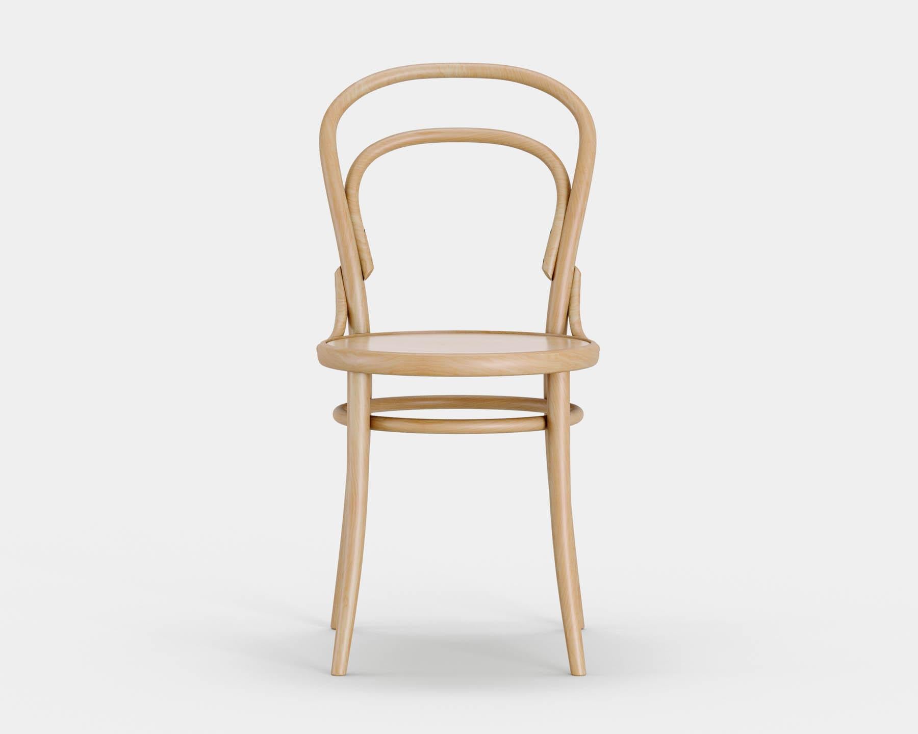 Stuhl Nr. 14
Der ikonische Bistrostuhl wurde 1869 von Michael Thonet entworfen und wird heute in der gleichen Manufaktur in der Tschechischen Republik von TON hergestellt. 

Holz: Buche massiv 
Ausführung: natürliches Licht 
Sitz: schlichtes Holz