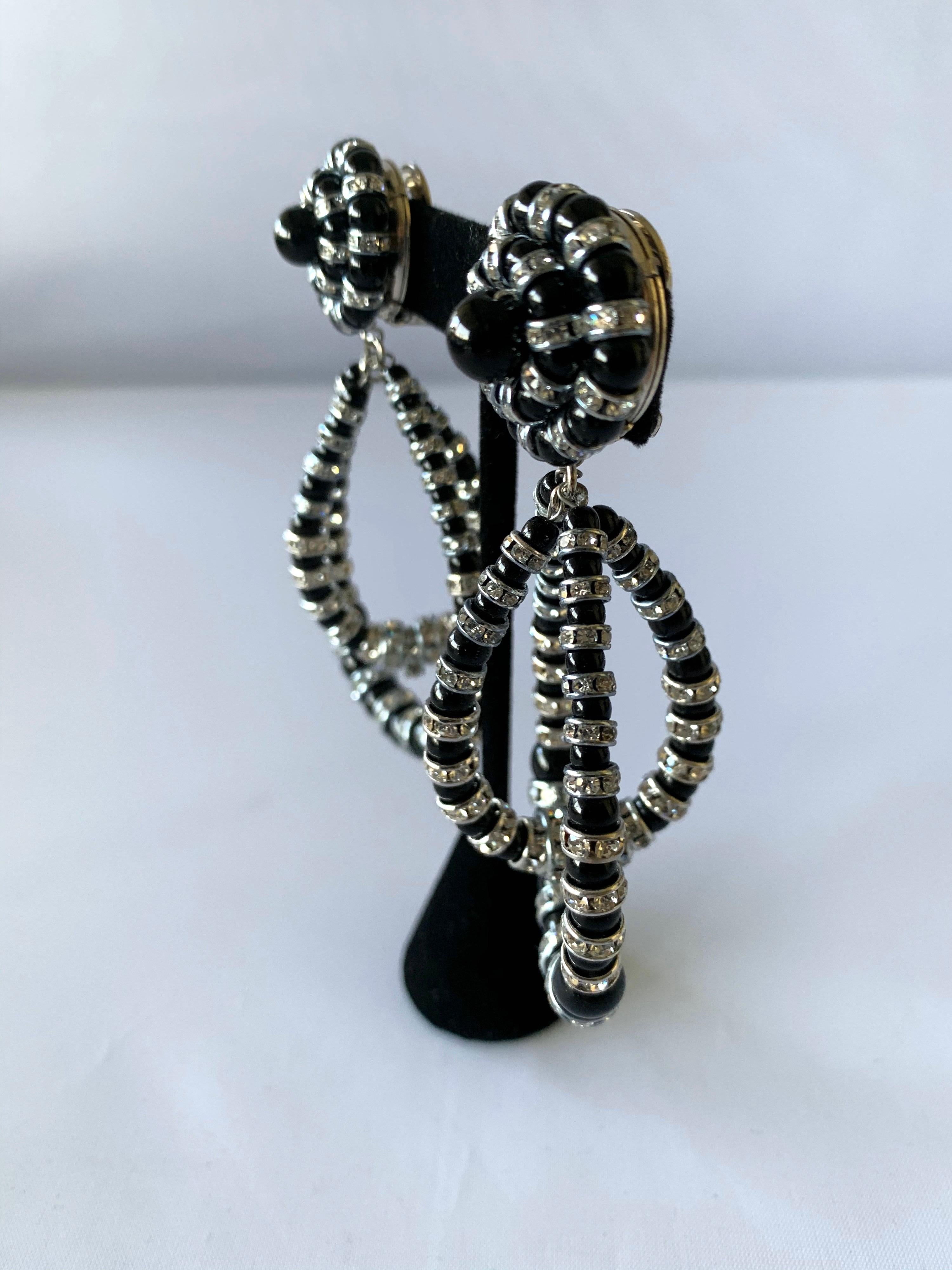 Contemporary Black and Platinum Architectural Double Hoop Statement Earrings In New Condition In Palm Springs, CA