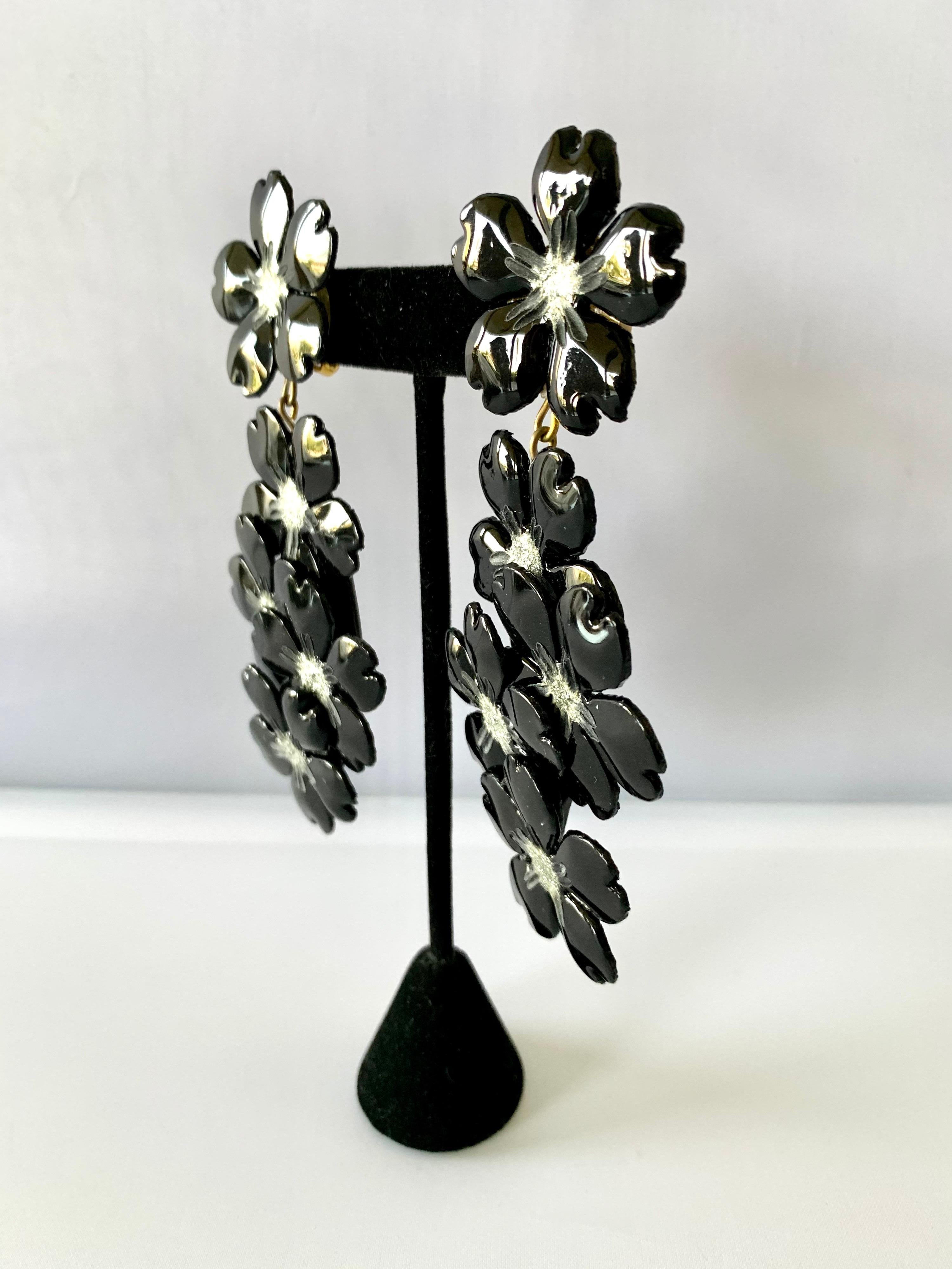 Contemporary Black and Silver Flower Chandelier Statement Earrings In New Condition In Palm Springs, CA