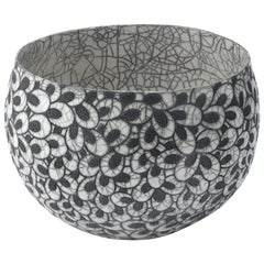 Contemporary Black and White Ceramic Bowl, Coupe Printemps