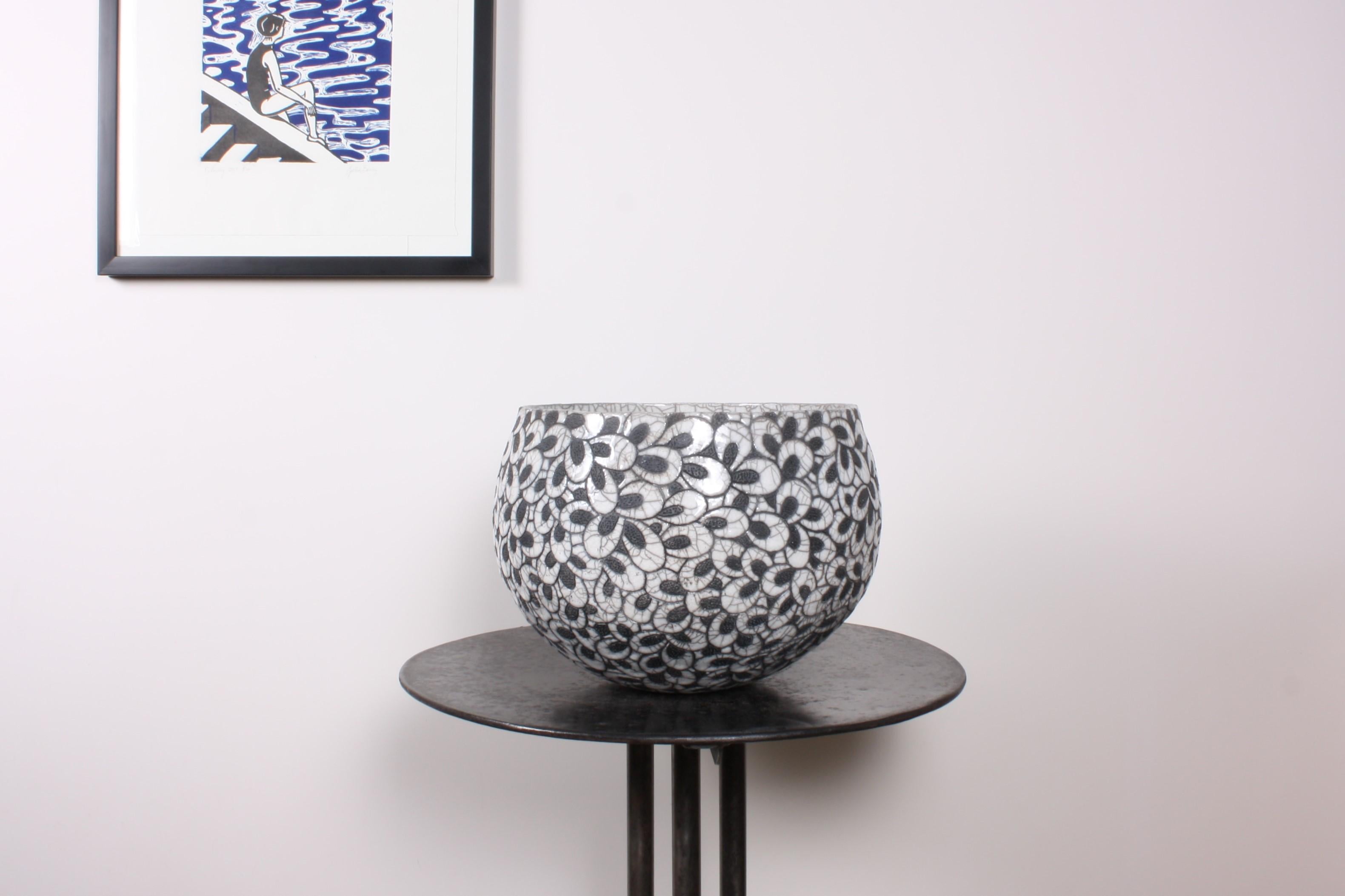 black and white ceramic bowls