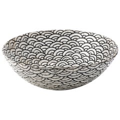 Contemporary Black and White Ceramic Bowl, Coupe Vagues Japonaises