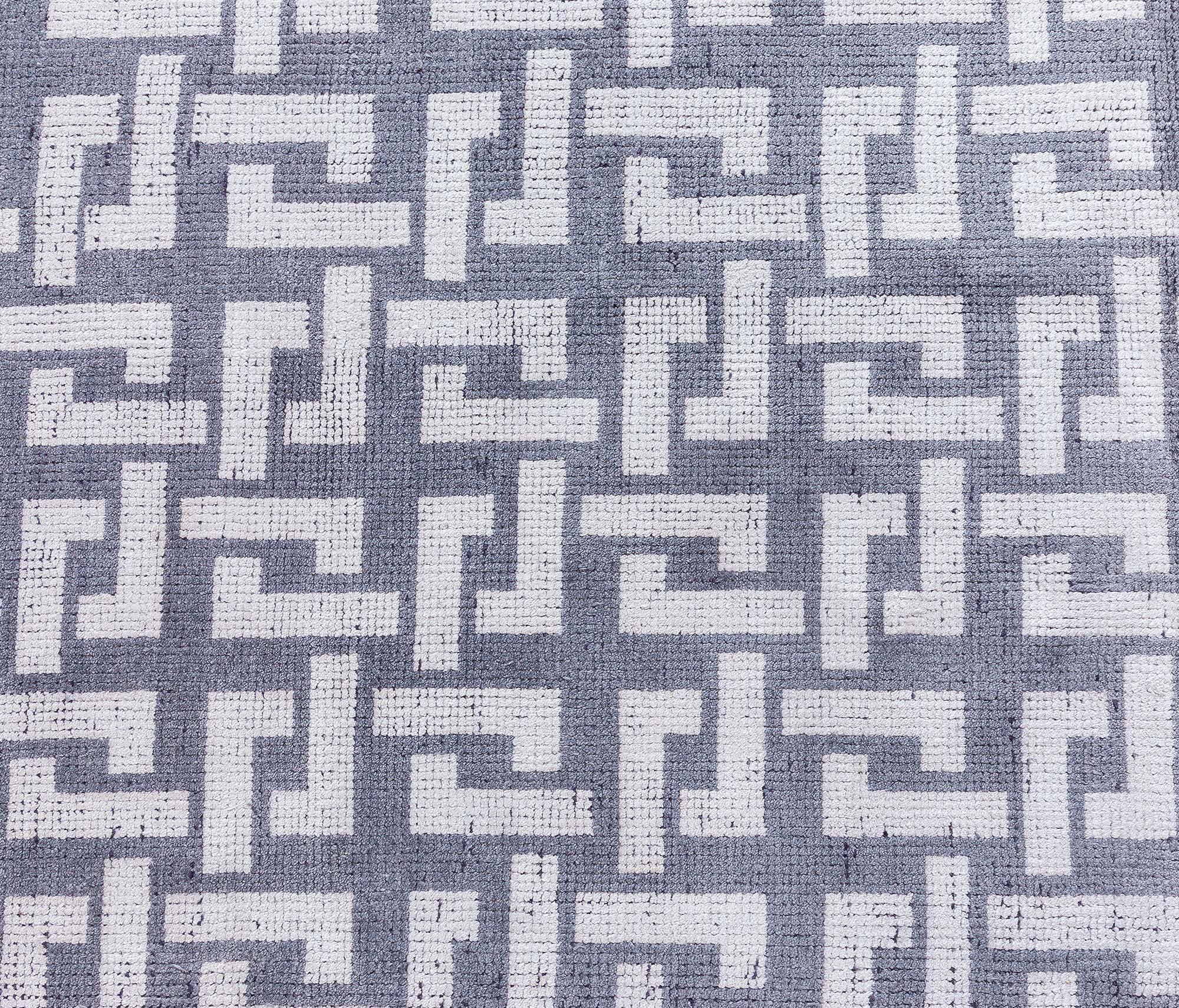 XXI secolo e contemporaneo Tappeto geometrico contemporaneo modulare di grandi dimensioni in bianco e nero di Doris White Blau in vendita