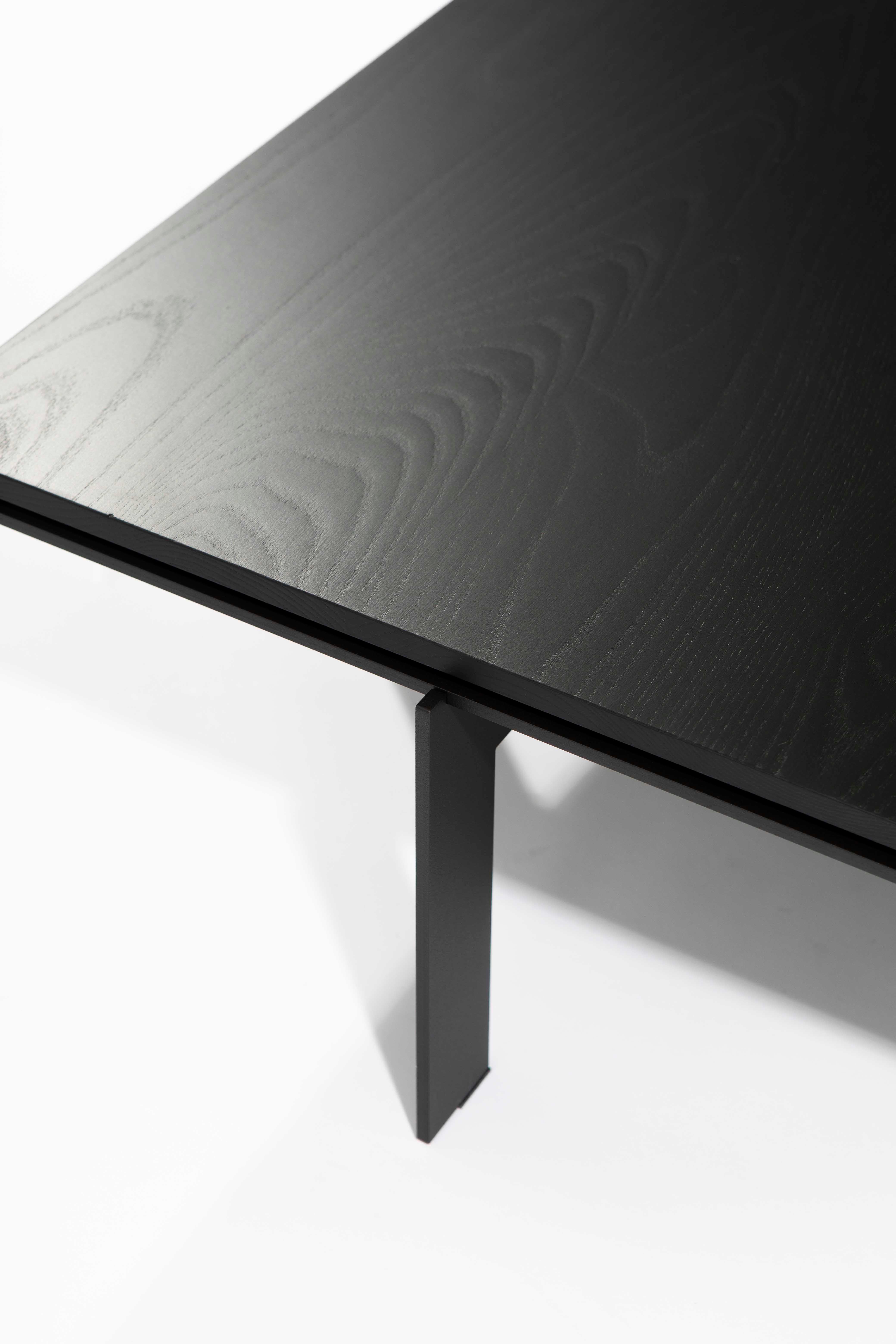 Mesa auxiliar cuadrada moderna y contemporánea, acero inoxidable y madera de fresno negro, Bélgica Minimalista en venta