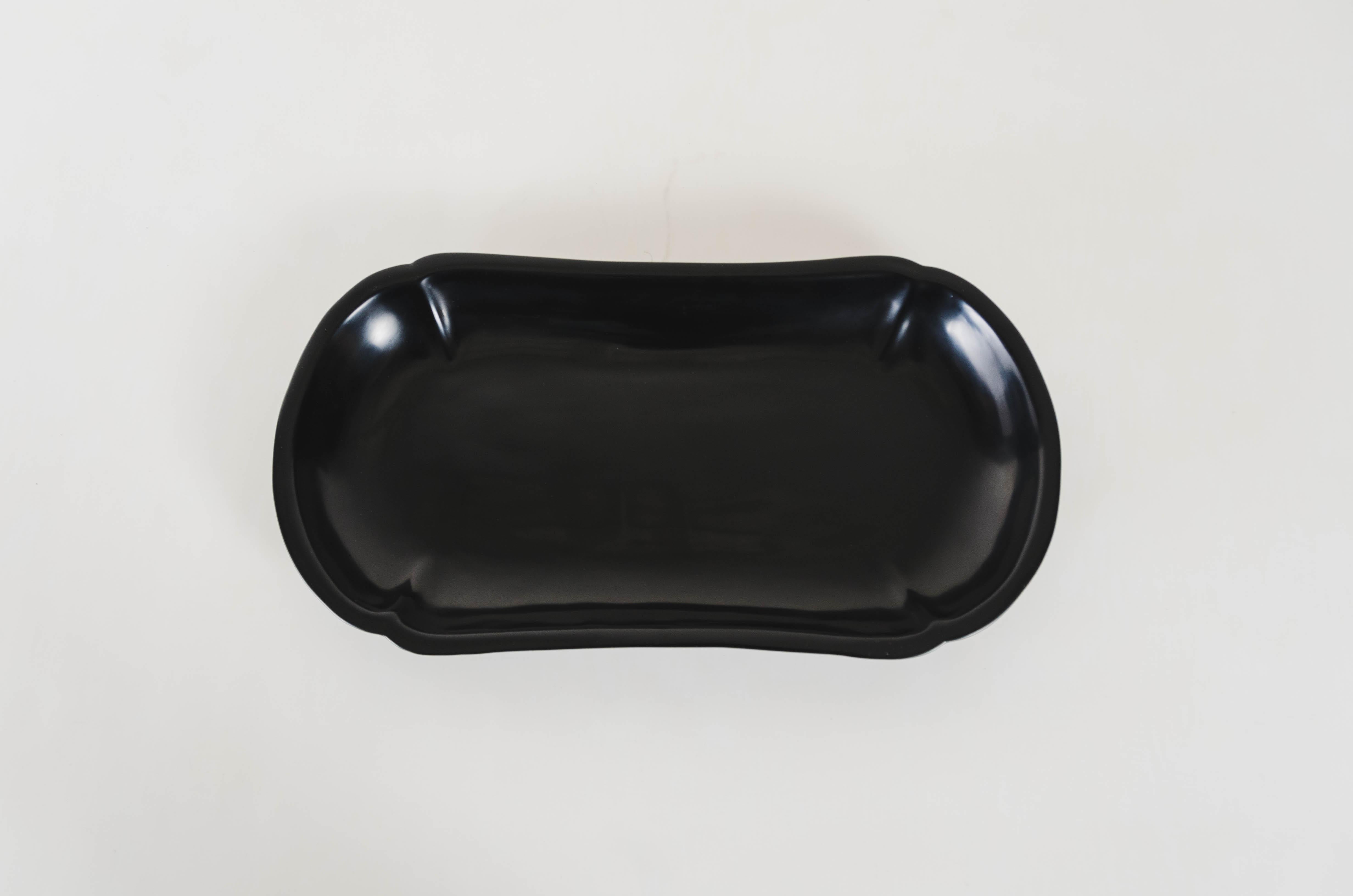 Contemporary Black Lacquer 4 Lobed Oblong Oval Tray by Robert Kuo For Sale 1