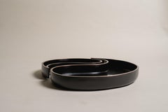 Zeitgenössisches schwarzes Lack-Tang-Design-Tablett-Set mit Kupferrand von Robert Kuo