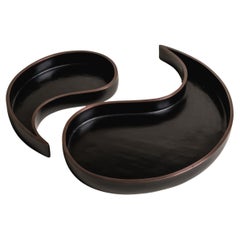 Zeitgenössisches schwarzes Lack-Tang-Design-Tablett-Set mit Kupferrand von Robert Kuo