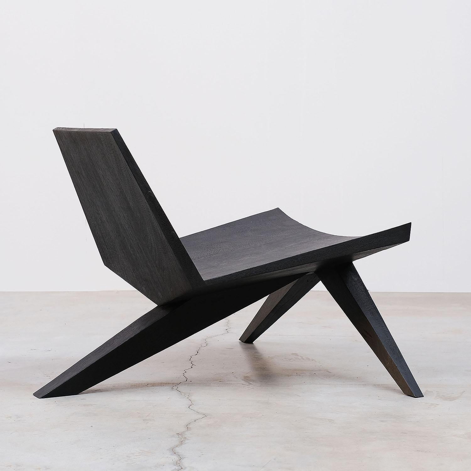 Contemporary Black Lounge Chair aus Iroko Wood V Easy Men von Arno Declercq (Moderne) im Angebot