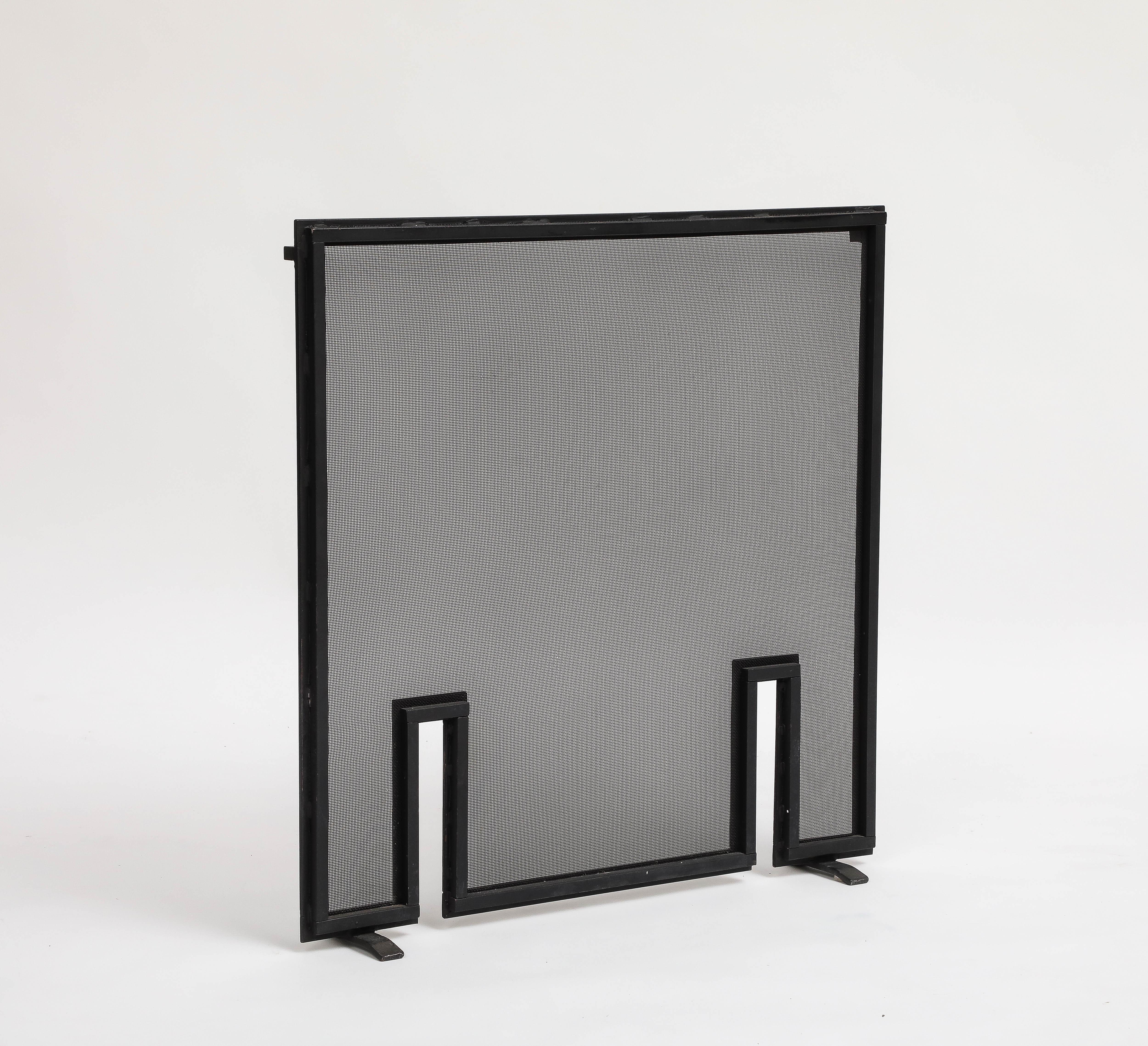 Contemporary Black Metal Mesh Firescreen In Good Condition For Sale In Chicago, IL