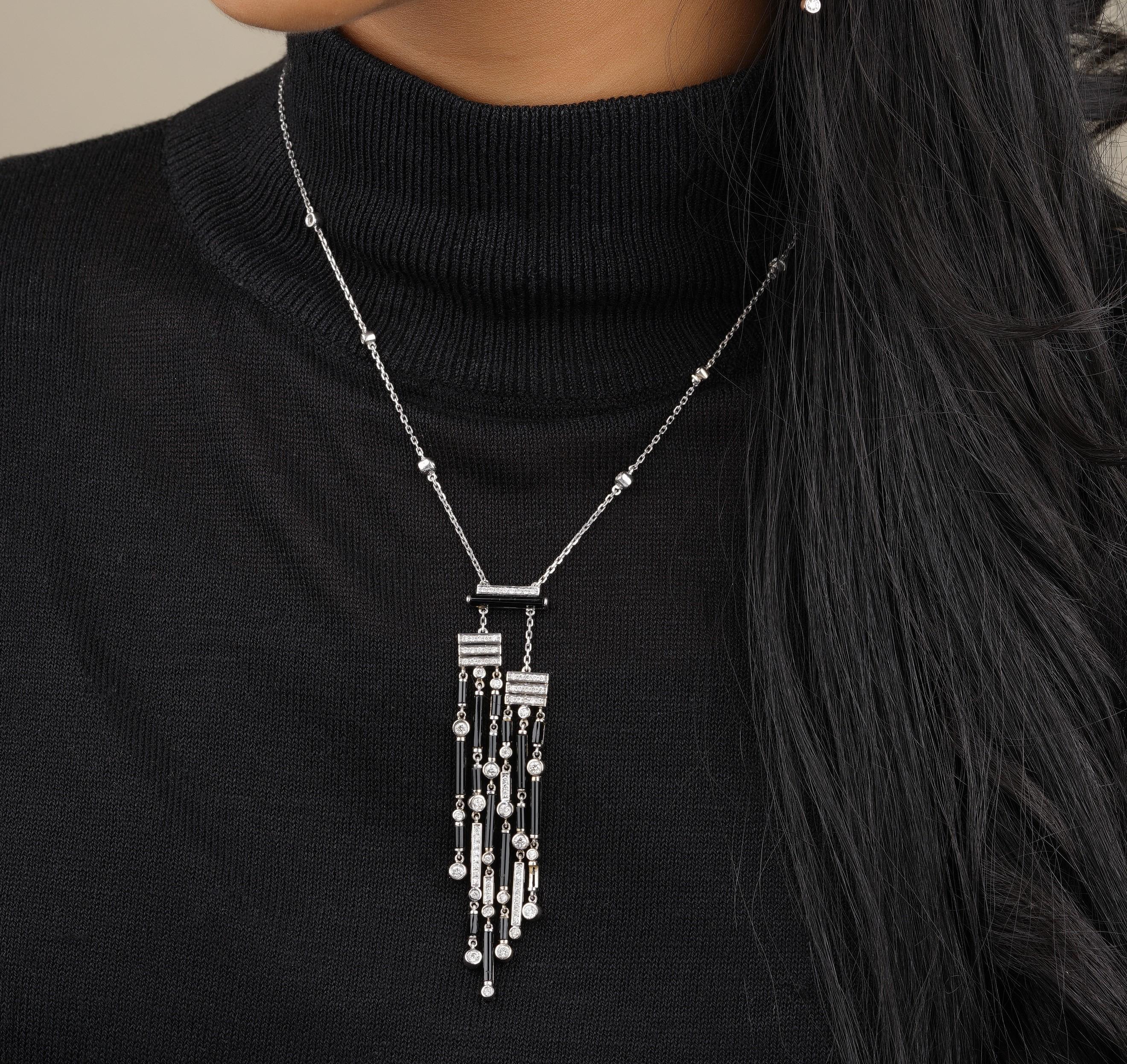 Contemporary Black Onyx & Diamanten Halskette aus 18k massivem Gold im Zustand „Neu“ im Angebot in New Delhi, DL