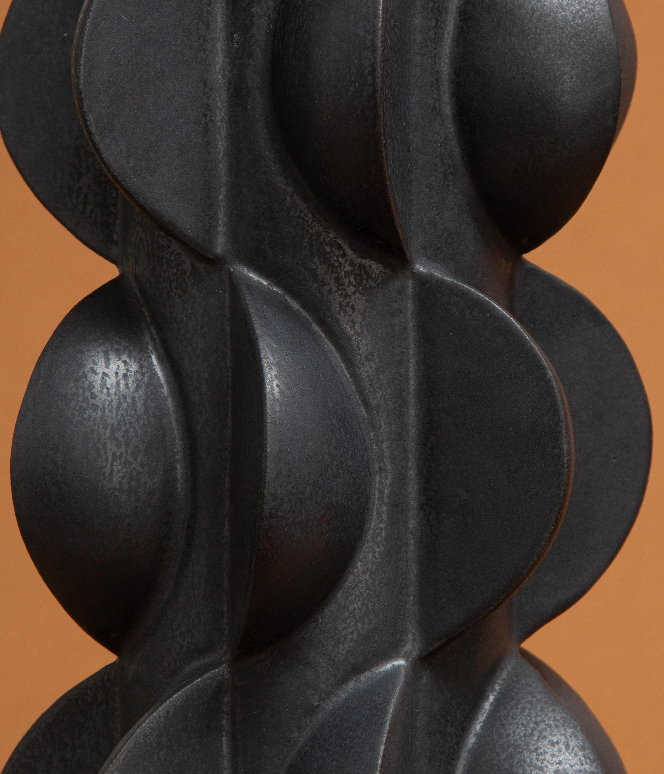 Suédois Contemporary, Black Sculptural Vase by Marie Beckman, En stock en vente