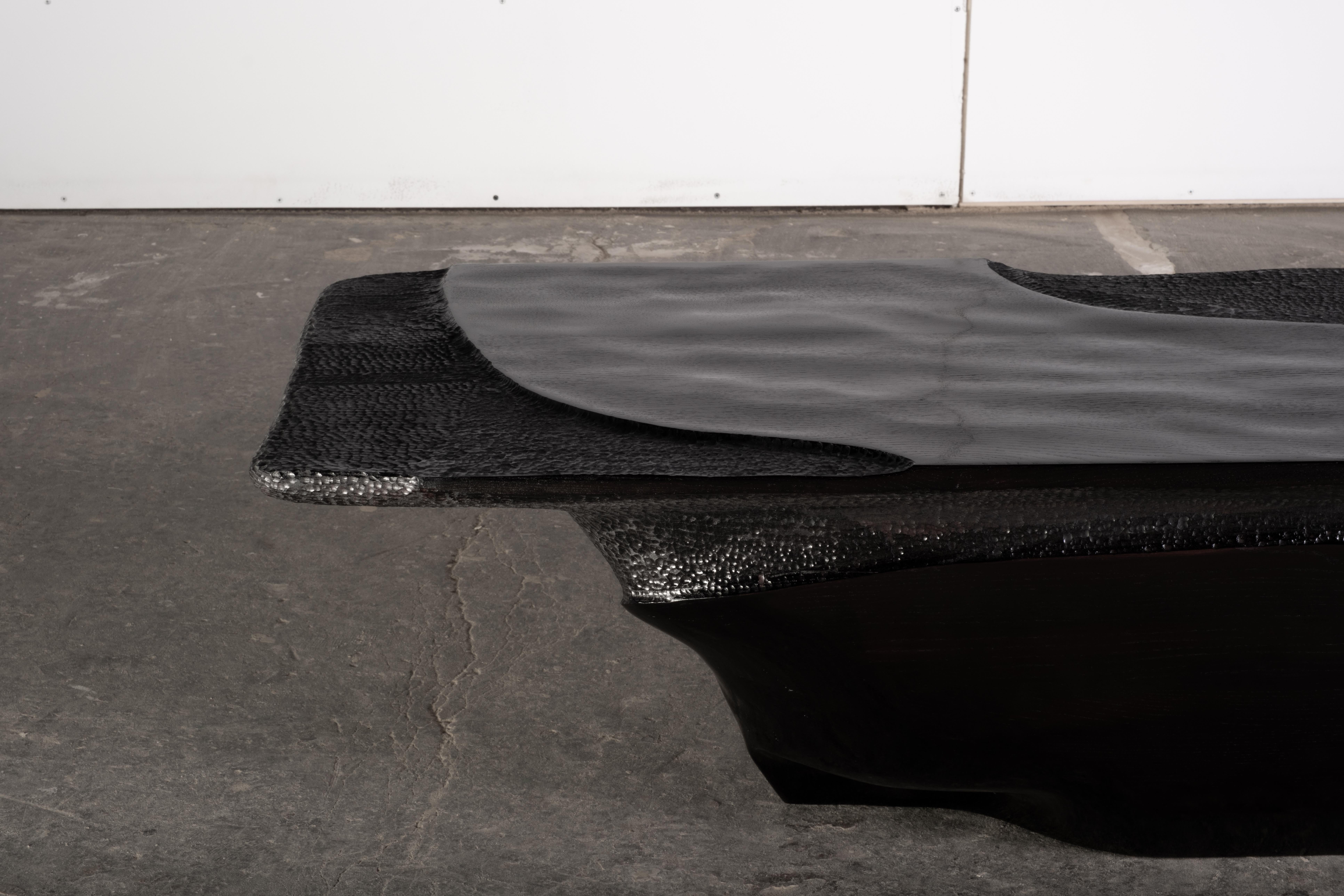 Rumänische Designerin, geboren 1989, mit einer Leidenschaft für Slow Living, Design und Handwerk. Tiberiu erzählt von seinem Weg der experimentellen Handwerkskunst, bei dem er Holz, eines der schönsten Materialien der Natur, verwendet, um