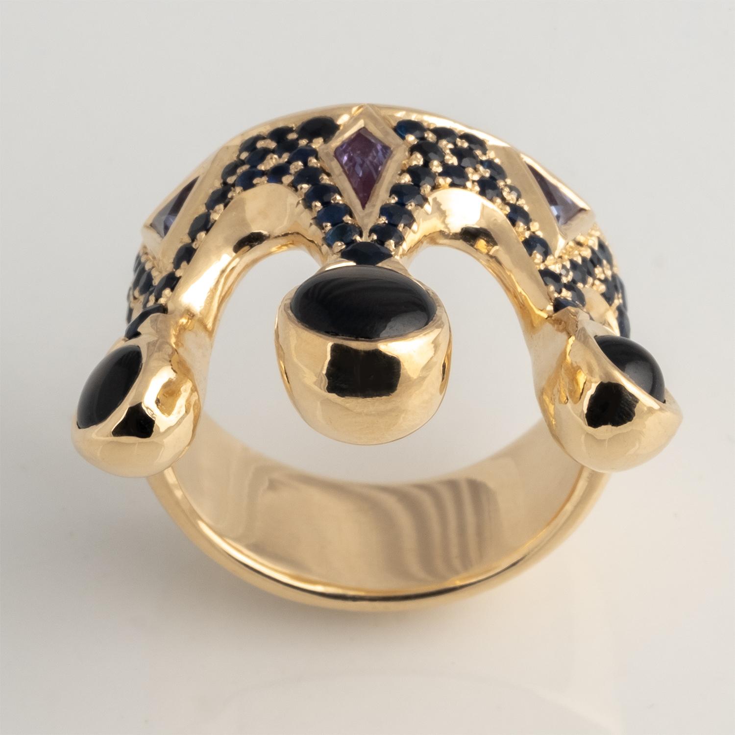 Contemporary Black Star Sapphire and Blue Sapphire 10 Karat Yellow Gold Men's Crown Ring For Sale