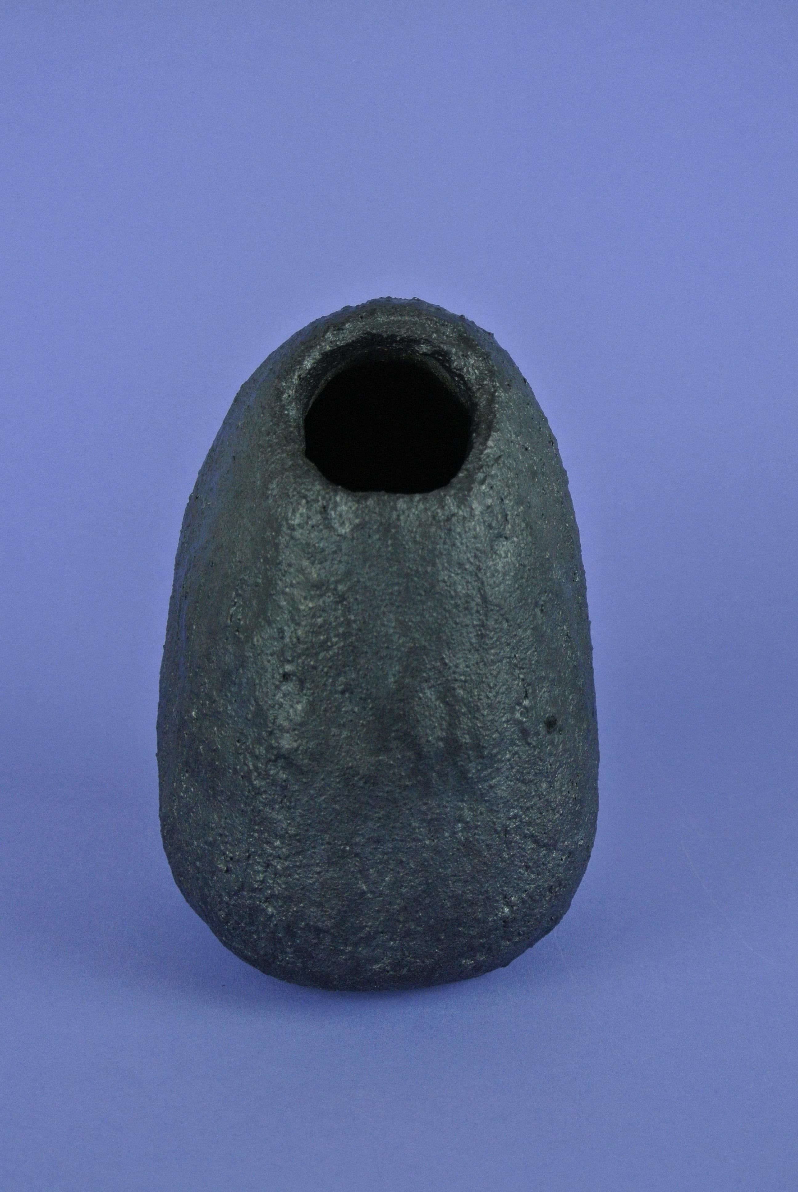 Contemporary Black Stoneware Bird House with Black Glaze In New Condition For Sale In Berlin, DE