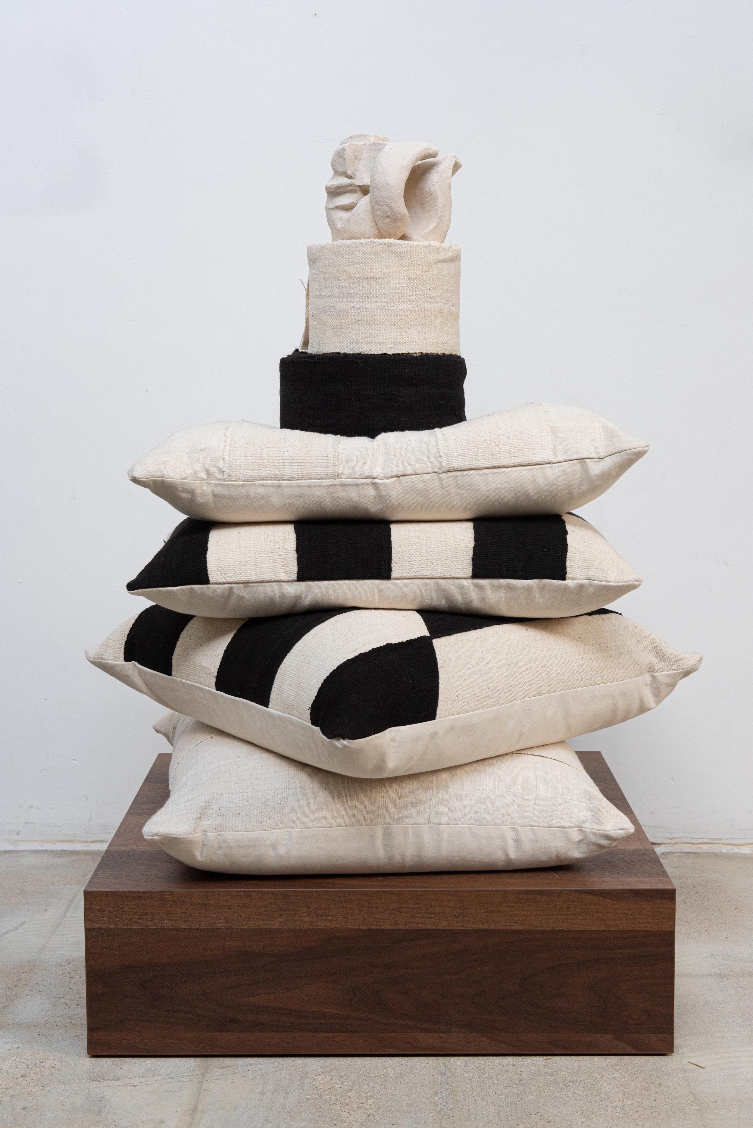 Contemporary Black & White Cushion Cover from Handwoven Malian Cotton Fabrics For Sale 1
