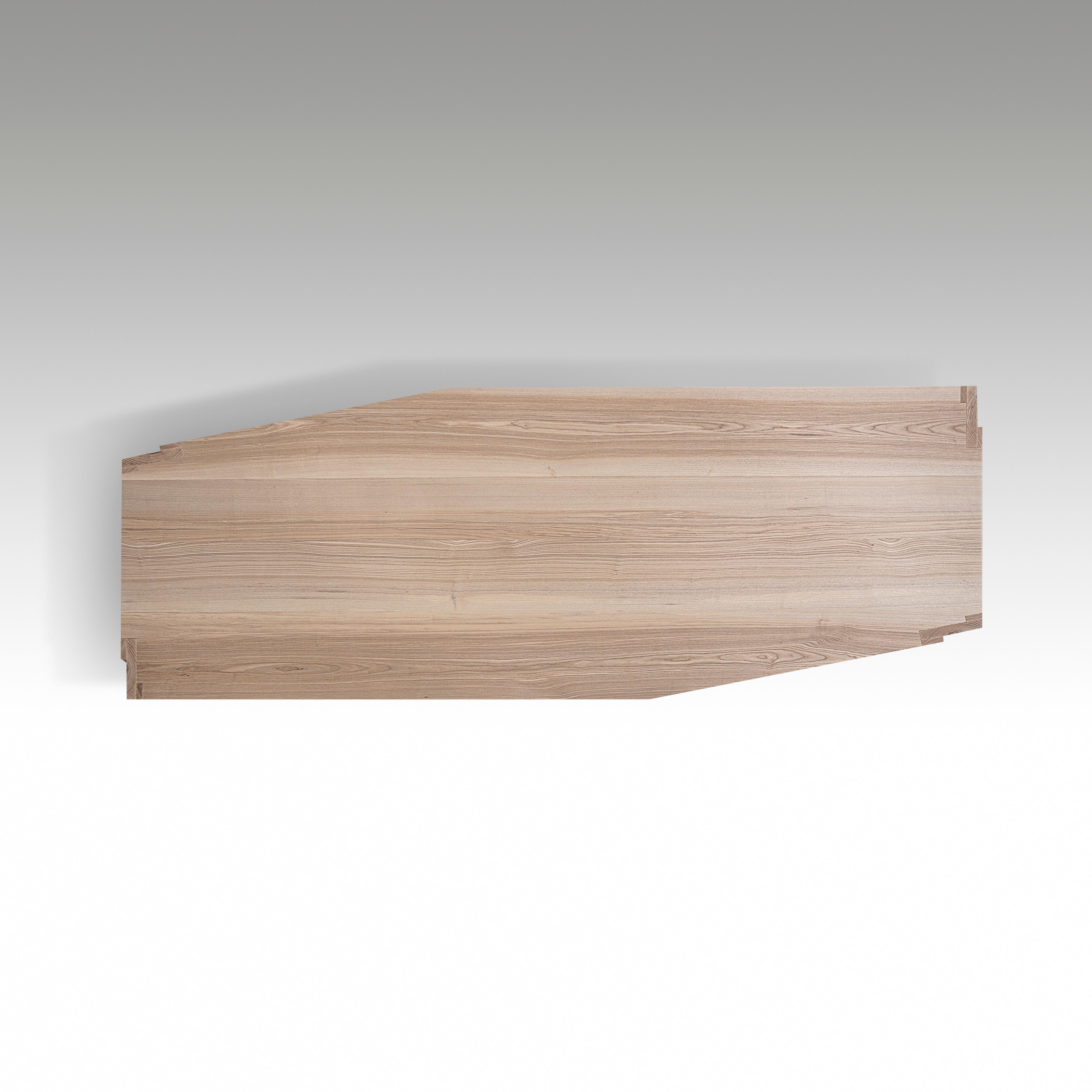 Zeitgenössischer Esstisch mit 6 Etagen aus schwarzem Holz, Moramour von Adam Court für Okha im Angebot 10