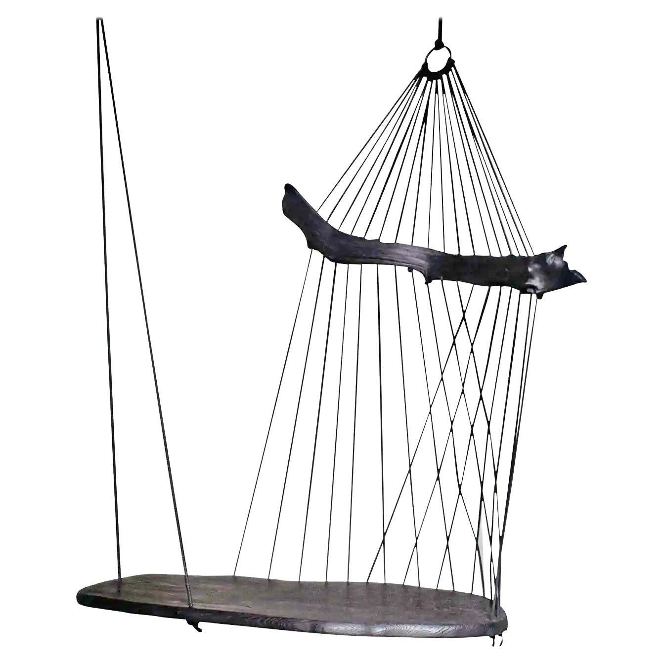 Moderne schwarze Holz-Doppelbank / Swing, schwebende Divan von Chiel Kuijl im Angebot