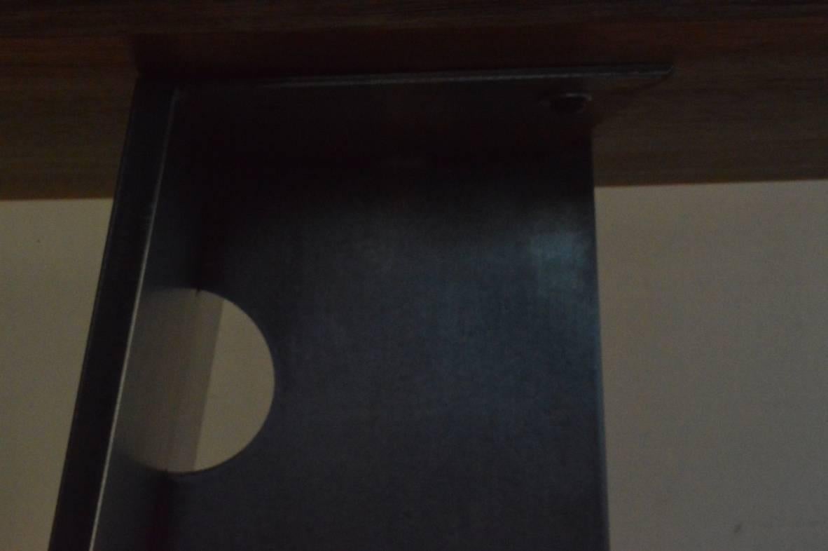 Mesa consola contemporánea de acero ennegrecido y nogal de Scott Gordon Estadounidense en venta