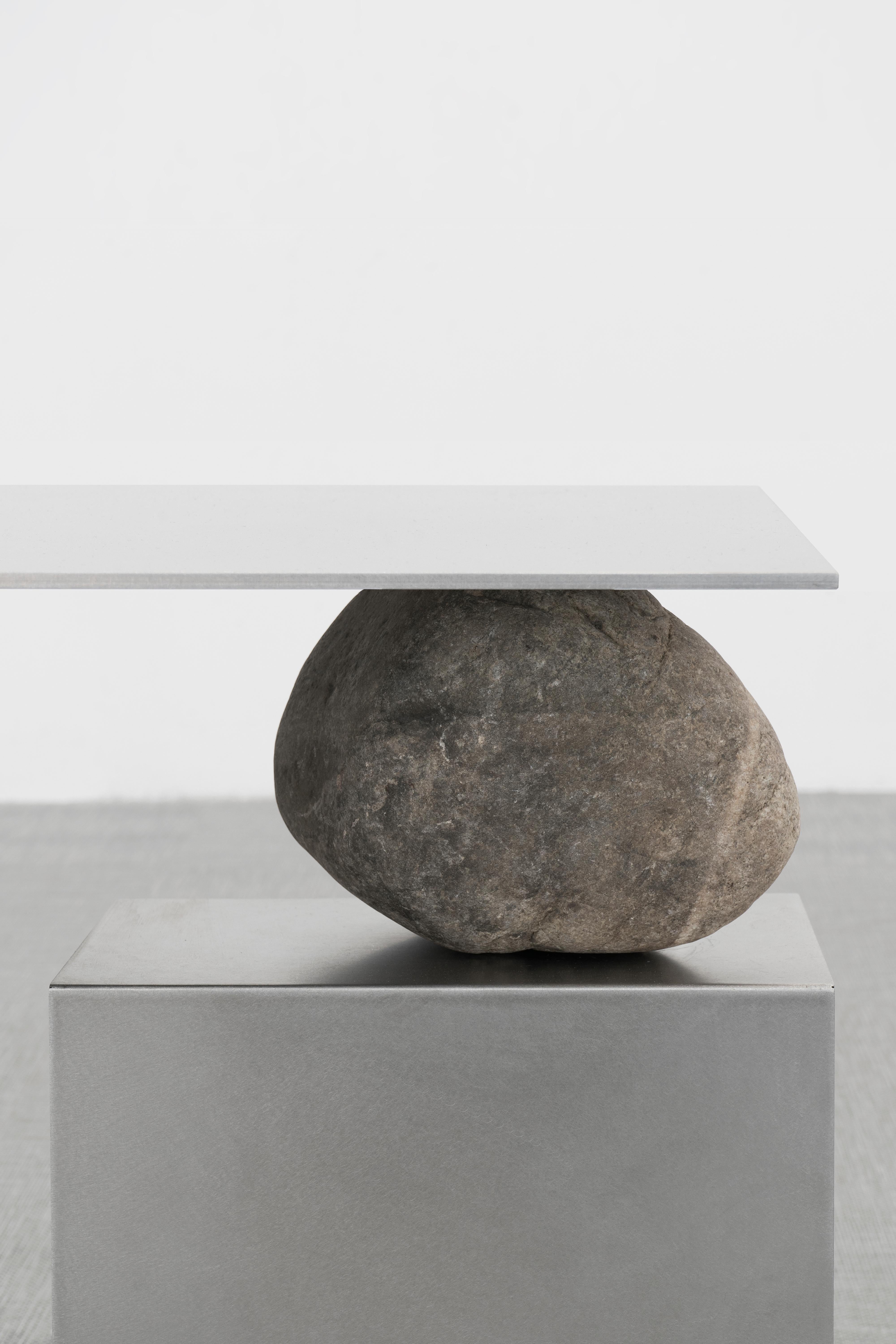 Contemporary Block Form Stainless Steel Stool with Natural Stone by Lee Sisan (21. Jahrhundert und zeitgenössisch) im Angebot