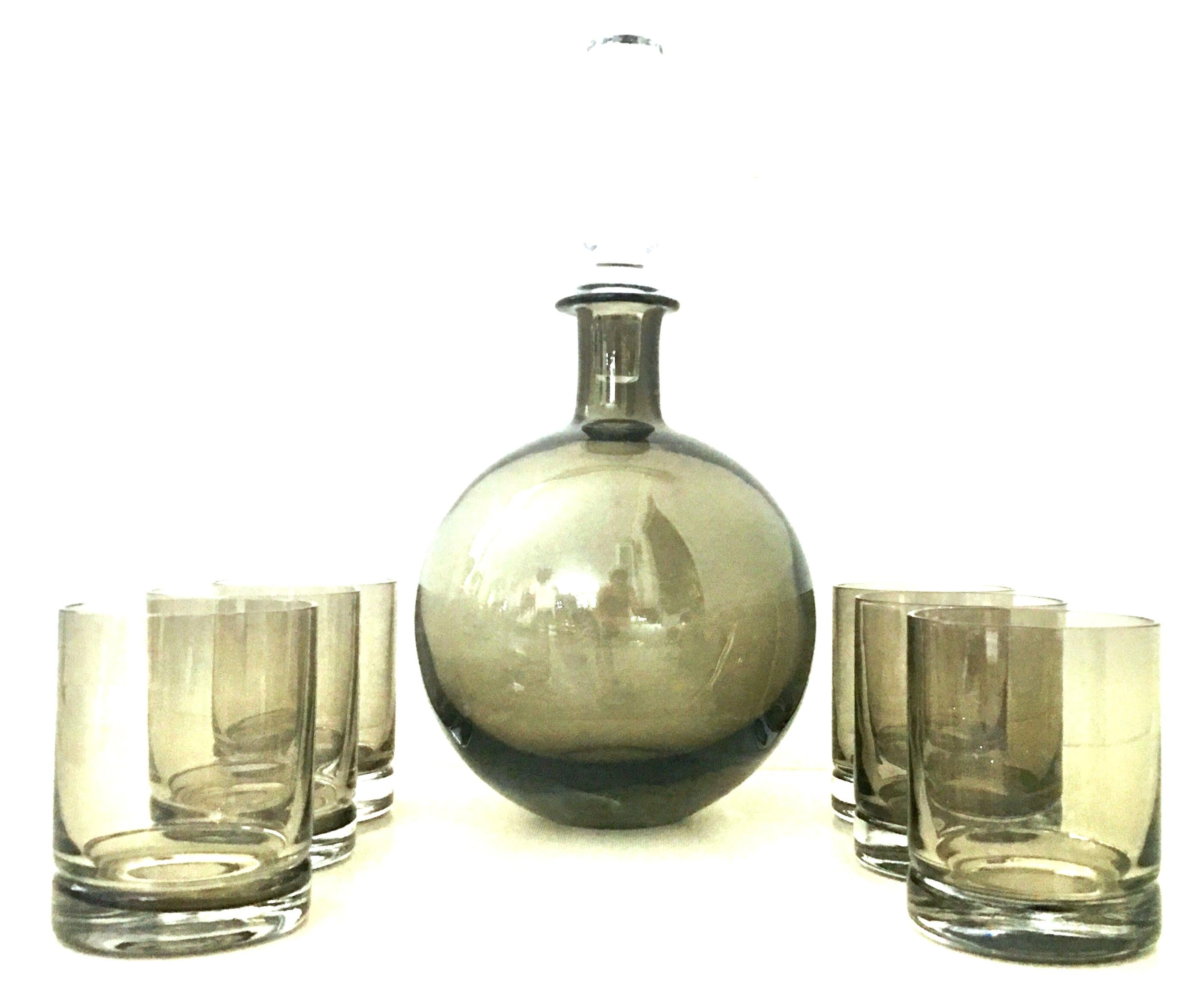 21st Century Contemporary blown glass decanter with stopper and six double old fashion glasses in smokey topaz.
Double old fashion glasses measure, 4