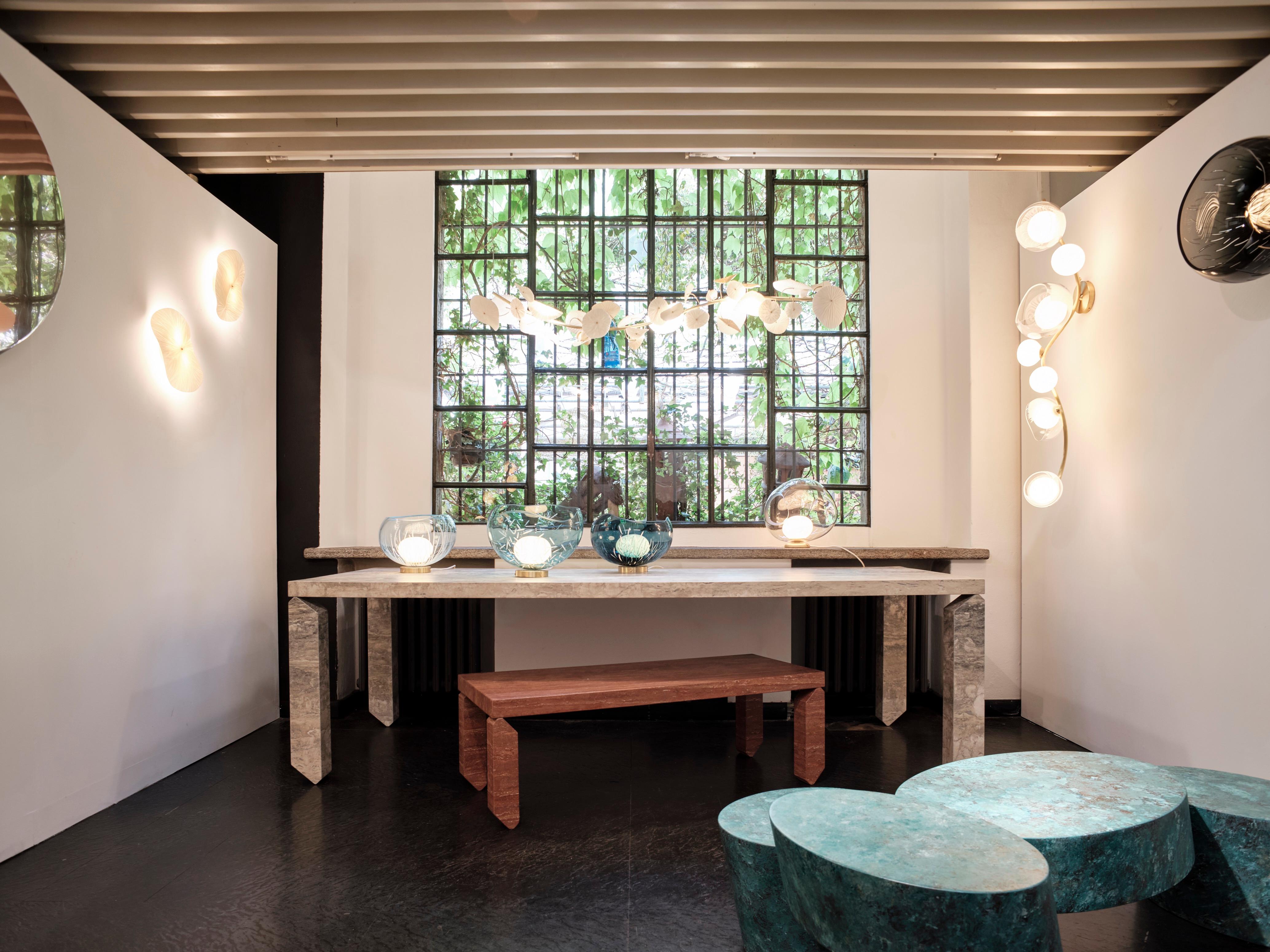 Aplique contemporáneo de vidrio soplado, porcelana grabada y latón de Vezzini & Chen en venta 3