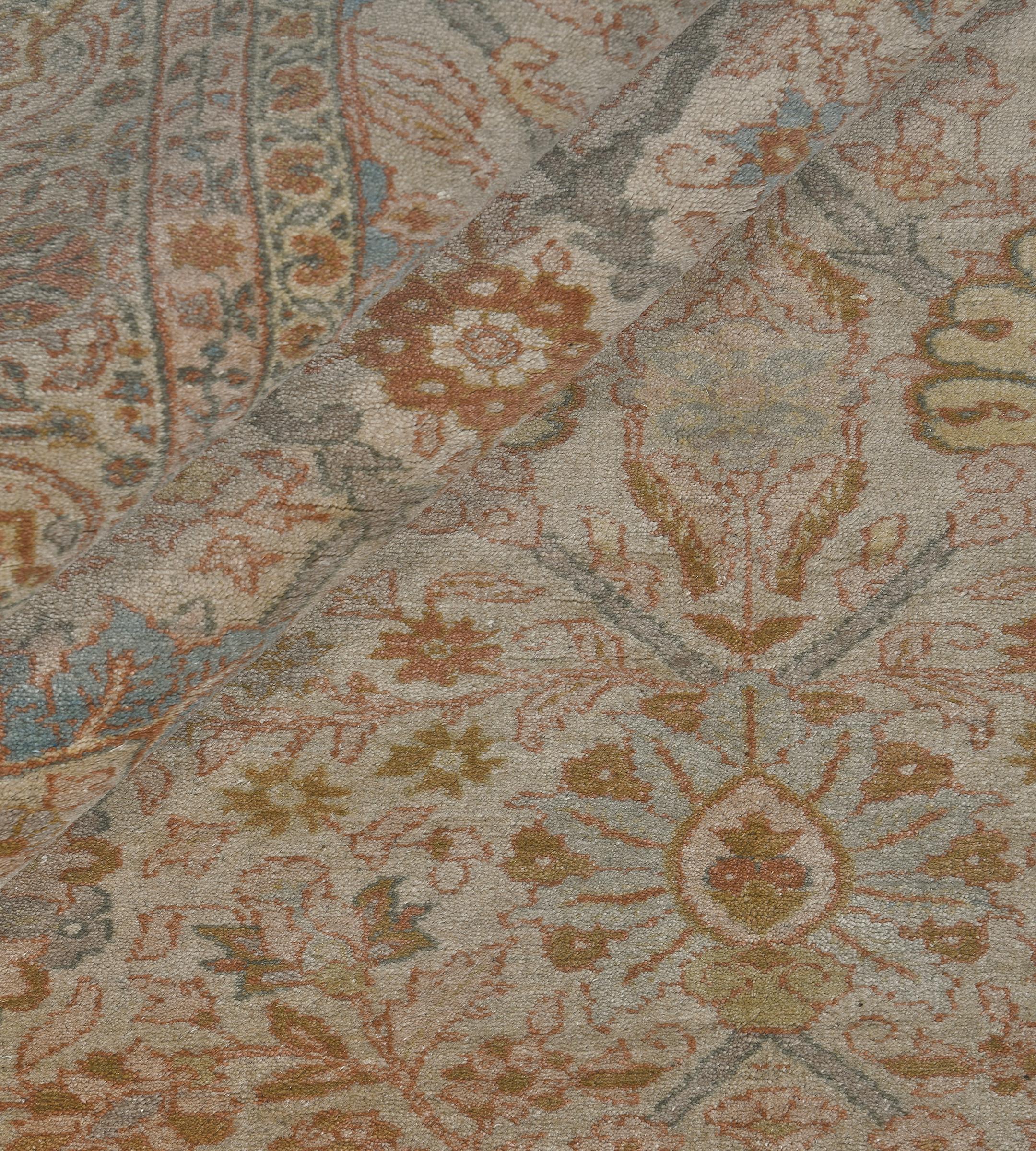 Tappeto contemporaneo blu e beige tessuto a mano di ispirazione Tabriz in vendita 5
