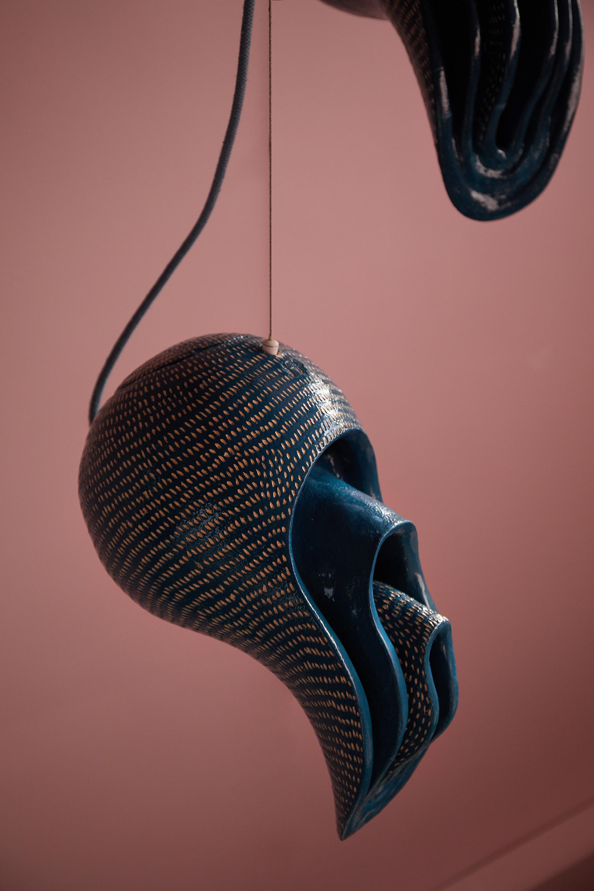 Profondamente affascinato dal surrealismo, Ernst è incuriosito dagli studi dei pittori surrealisti sul tempo, sul suo scorrere e sul suo legame con l'ambiente circostante per creare situazioni illogiche. L'artista ha applicato questa nozione per