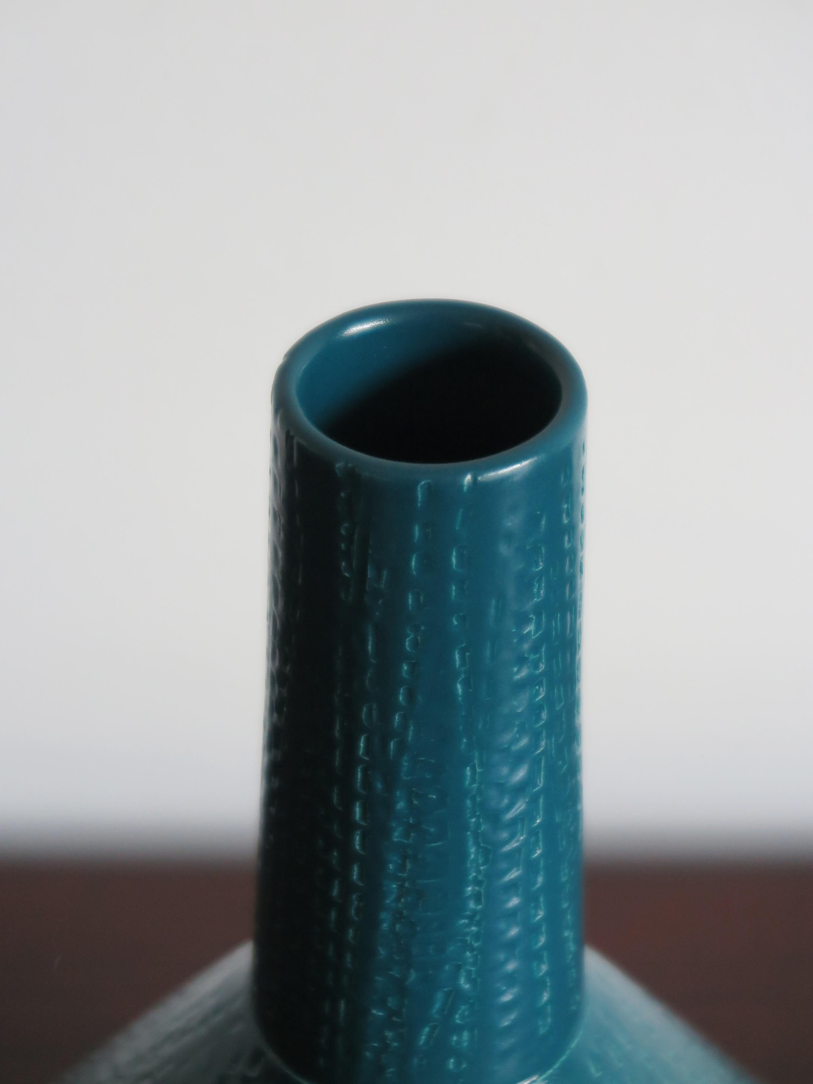 Zeitgenössische blau-grüne Keramikvasen entworfen von Capperidicasa, hergestellt in Italien im Angebot 6