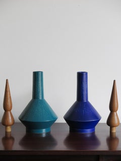 Vases contemporains en céramique bleue et verte conçus par Capperidicasa, fabriqués en Italie