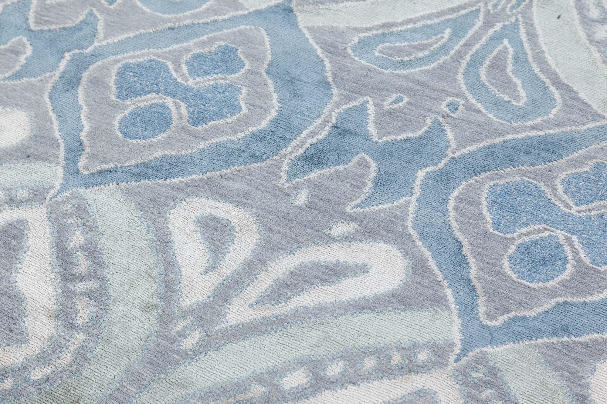 Alfombra Mandorla contemporánea azul-gris de Doris Leslie Blau Nepalés en venta