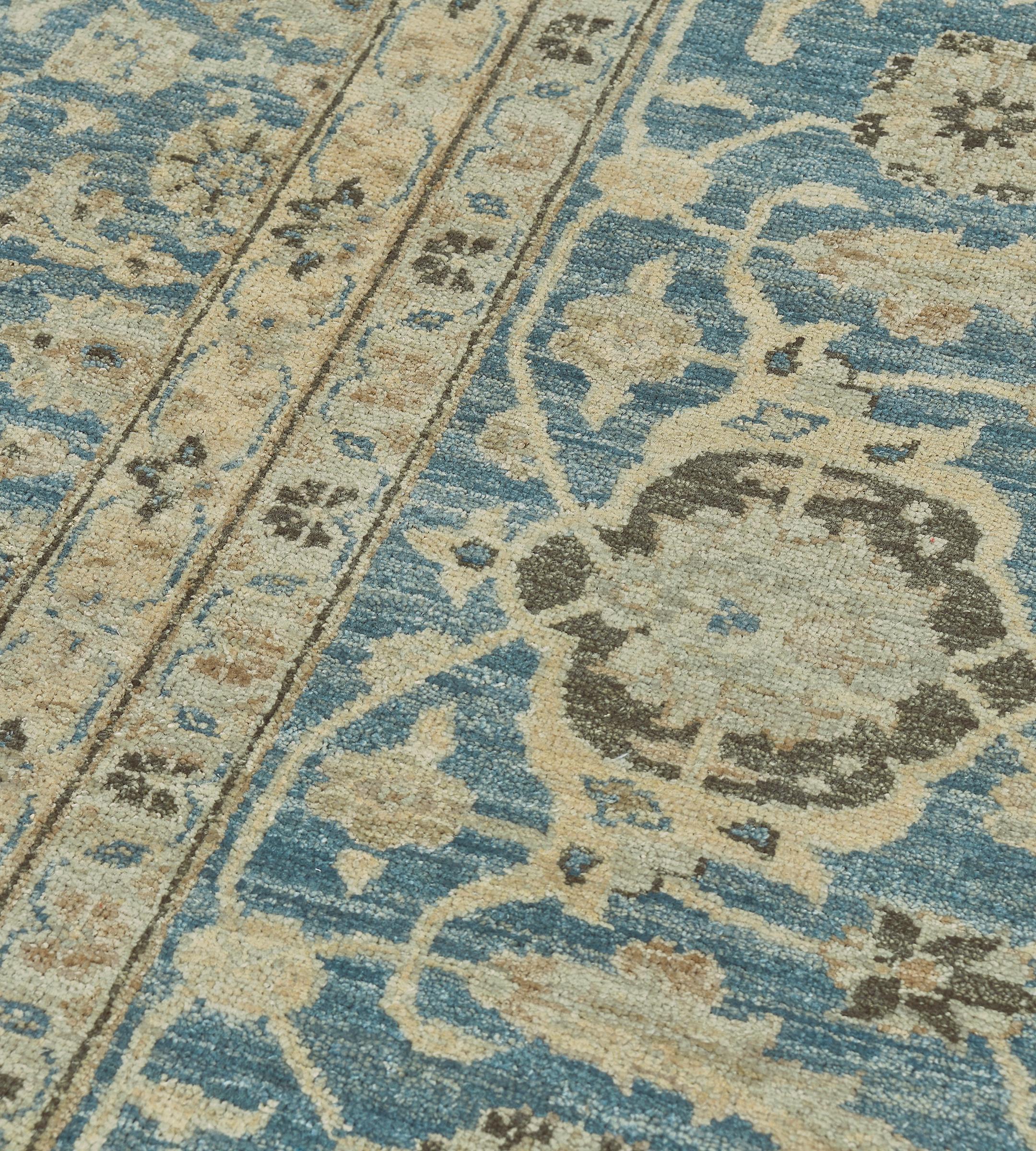 Lana Runner Tabriz Revival blu contemporaneo tessuto a mano in vendita