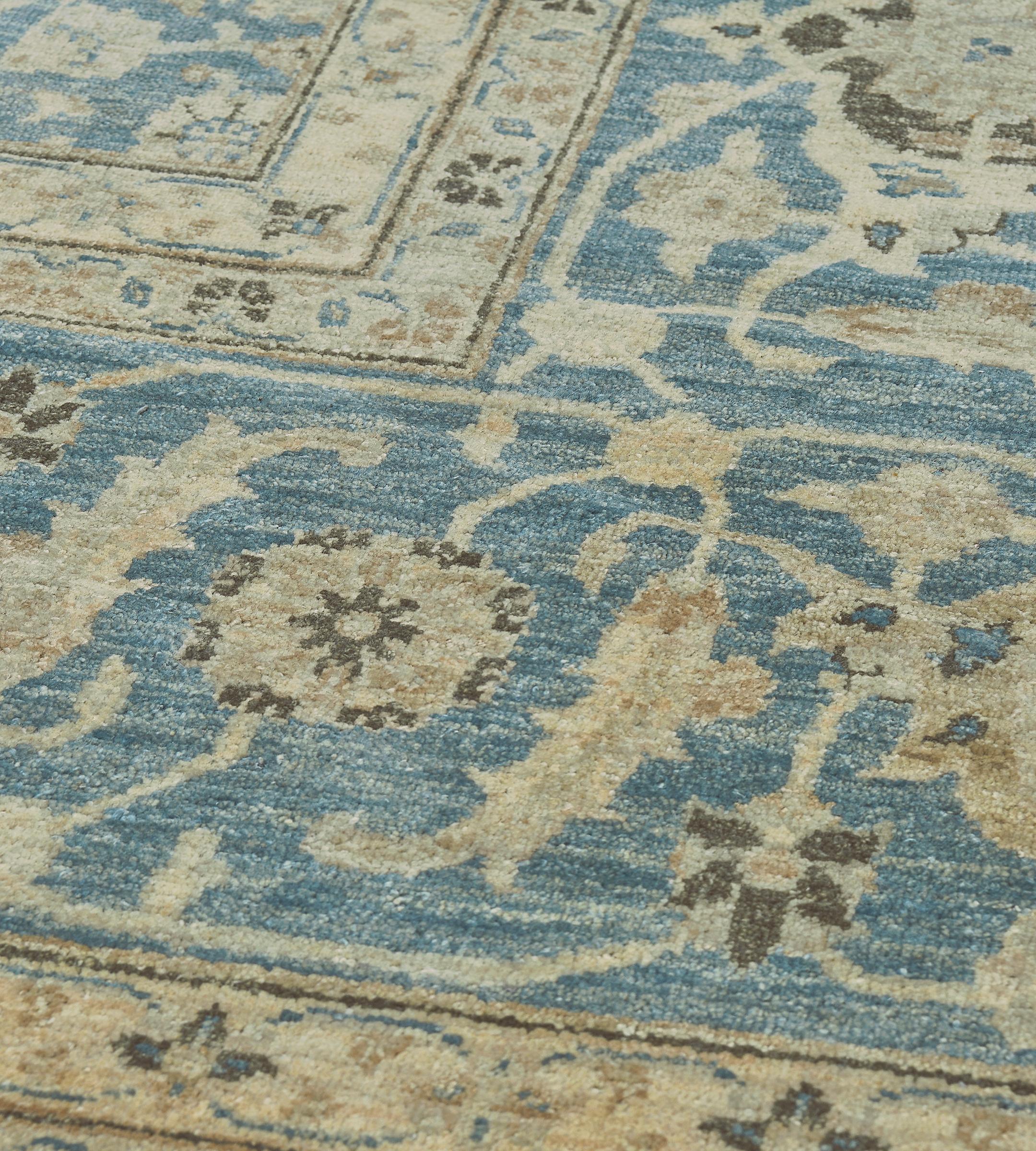 Runner Tabriz Revival blu contemporaneo tessuto a mano in vendita 1