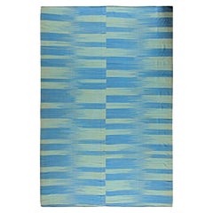 Tapis Kilim bleu contemporain fait à la main par Doris Leslie Blau