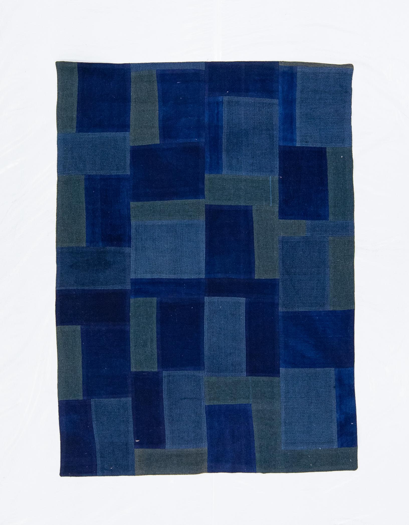 Modern Contemporary Blue Indian Flat-Weave Wool Rug For Sale