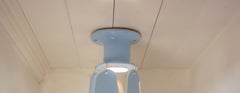 Lustre contemporain en porcelaine bleue de l'artiste danoise Christine Roland