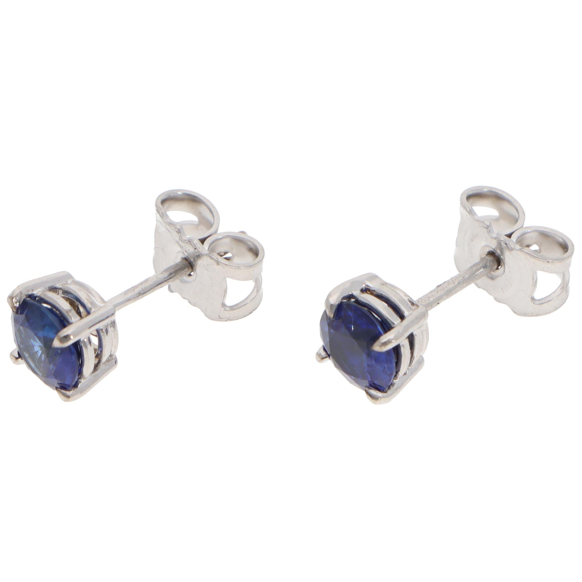Mixed Cut Contemporary Blue Sapphire Stud Earrings in White Gold For Sale