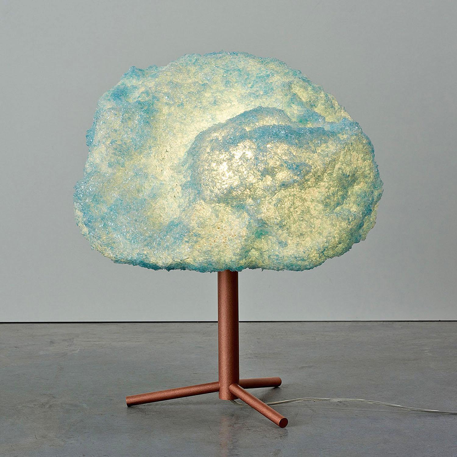 Moderne Lampe de bureau contemporaine bleue, cuivre Storm Light de Johannes Hemann en vente