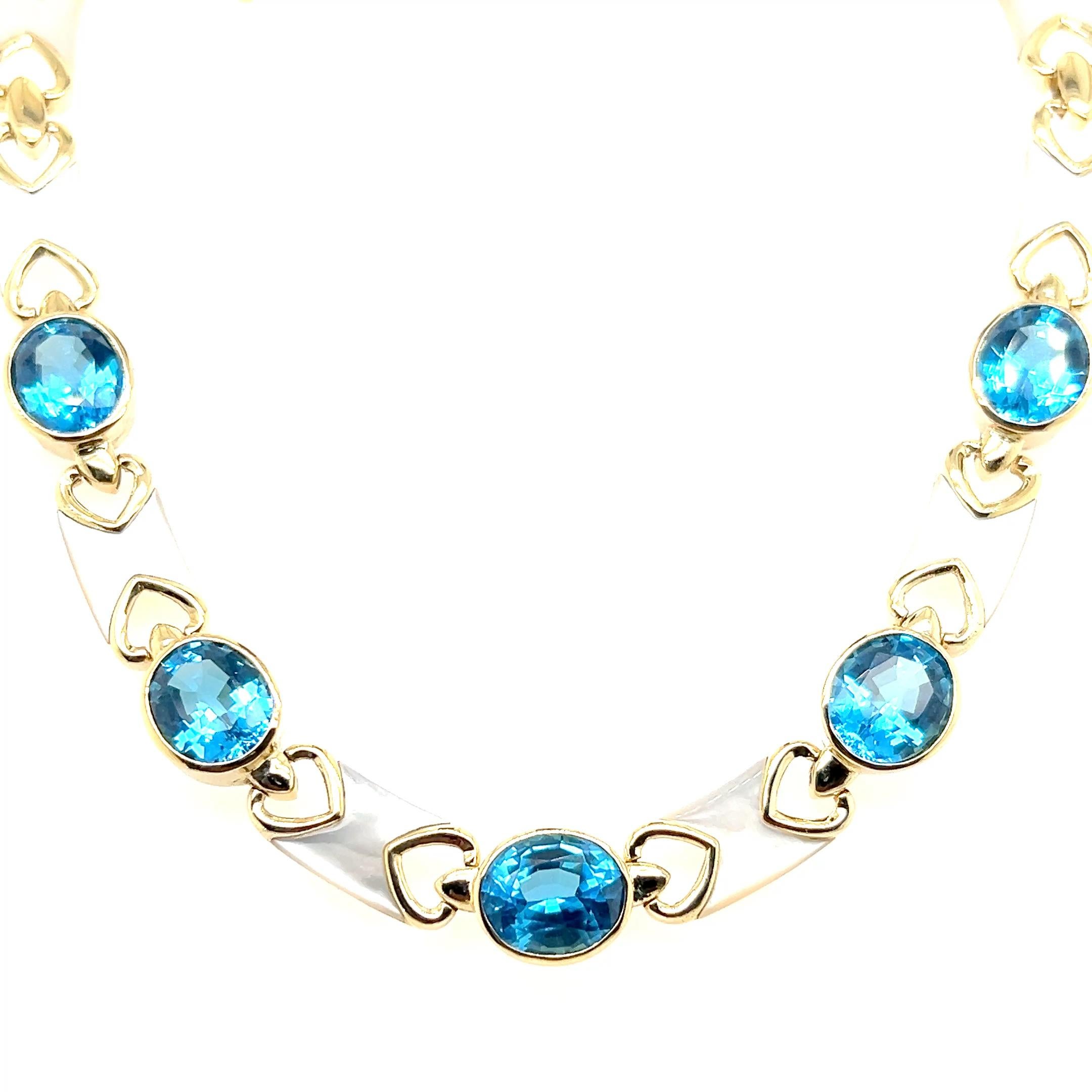 Collier contemporain à maillons en or jaune 14k, topaze bleue et nacre Années 1980 Unisexe en vente