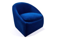 Contemporary Bold Blue Velvet Armchair Quimera