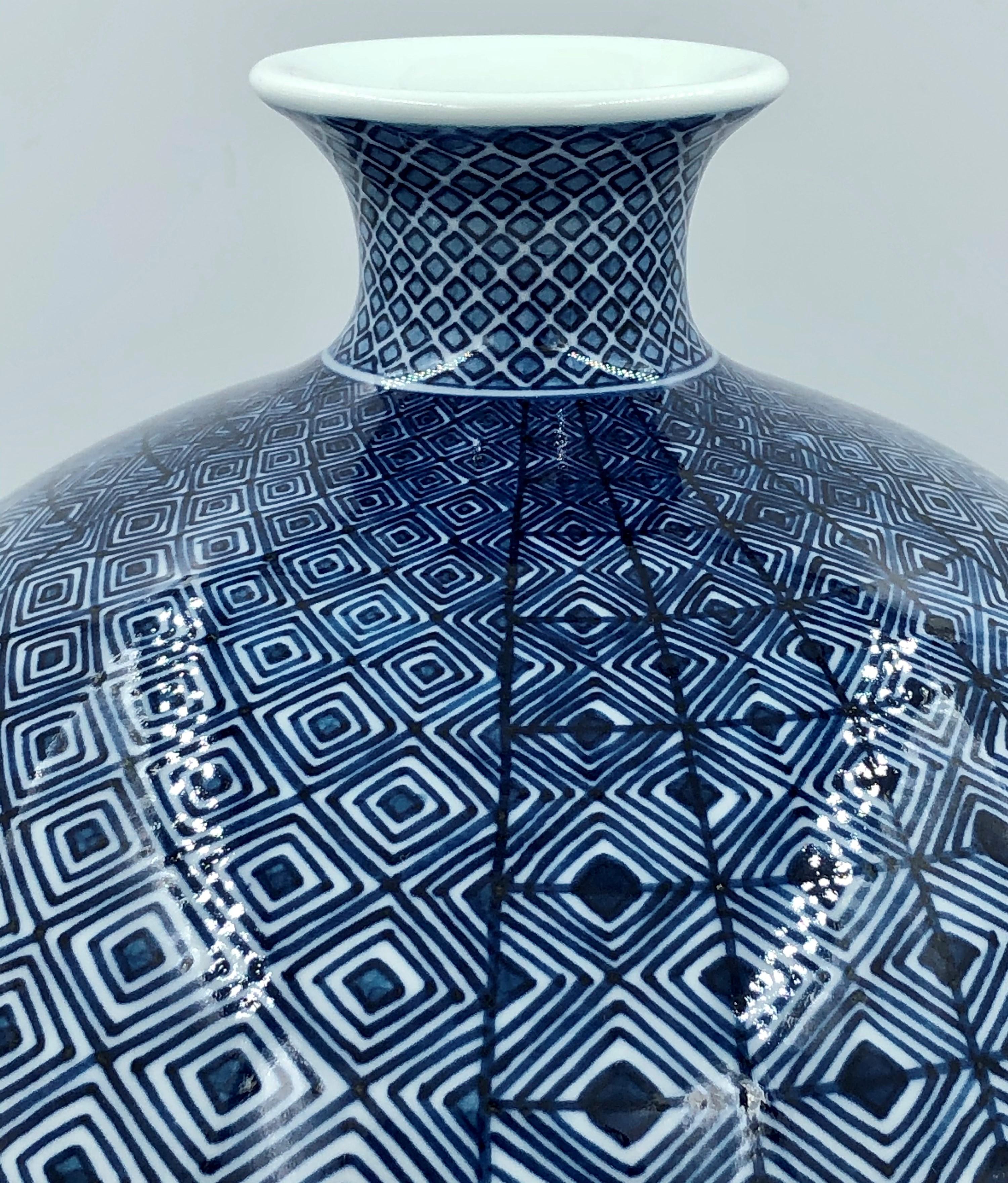 vase japonais bleu et blanc