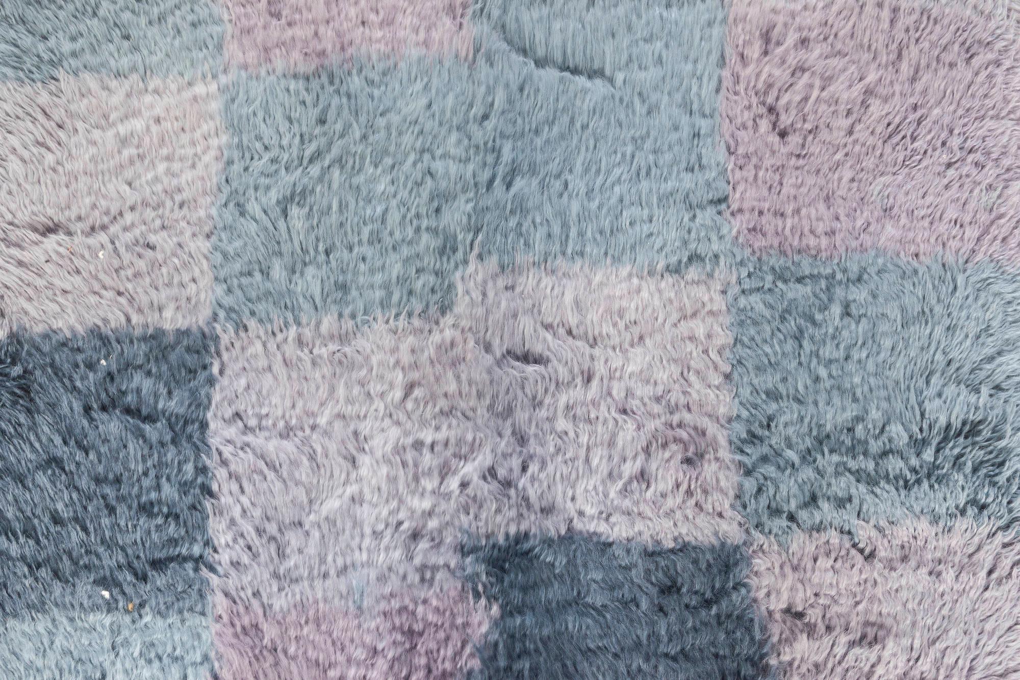 Tessuto a mano Tappeto contemporaneo Bluebell Swedish Rya Design di Doris Leslie Blau in vendita
