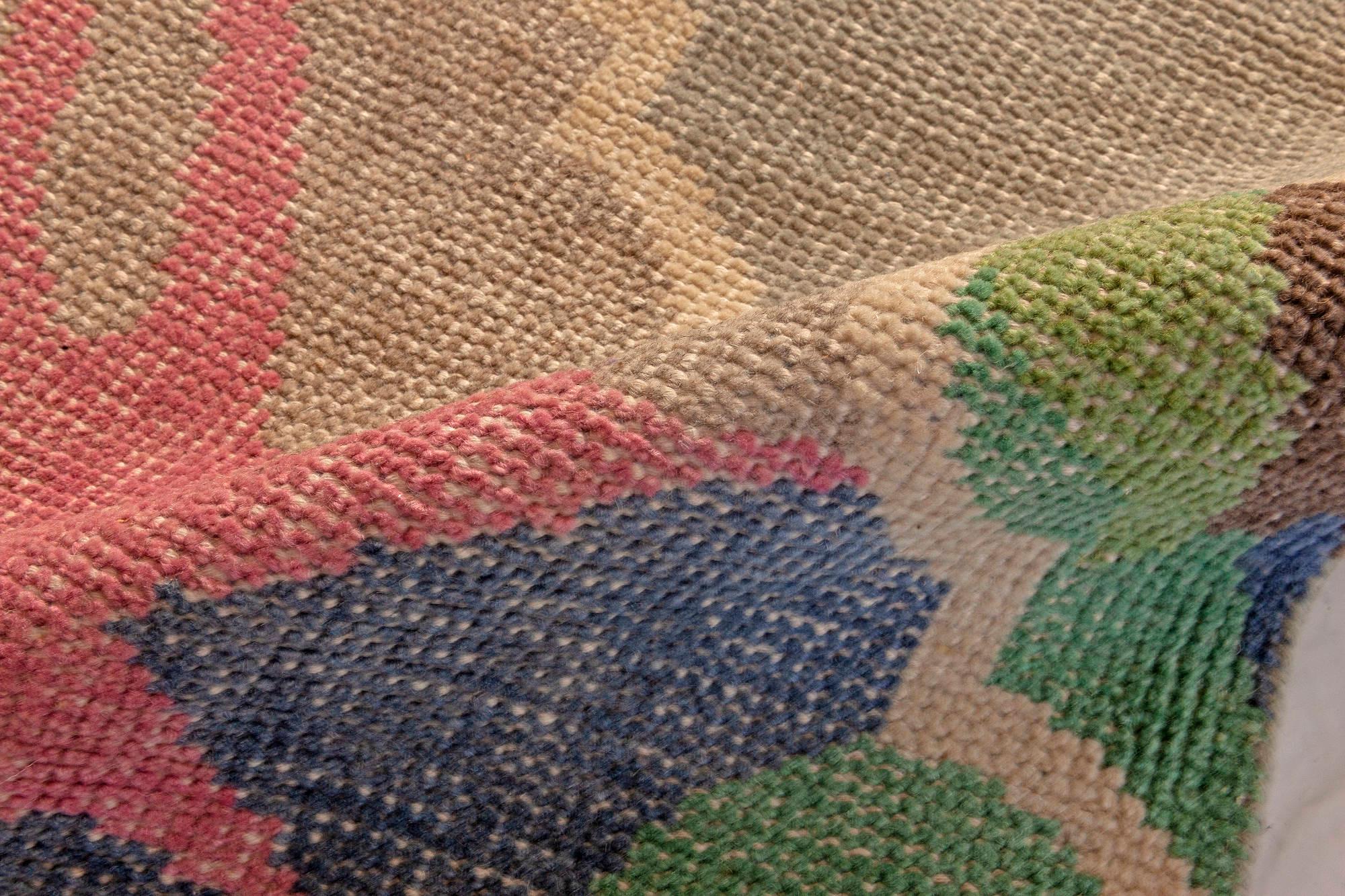 Contemporary Bold Traditional Design Handmade Wool rug by Doris Leslie Blau
Size: 9'0