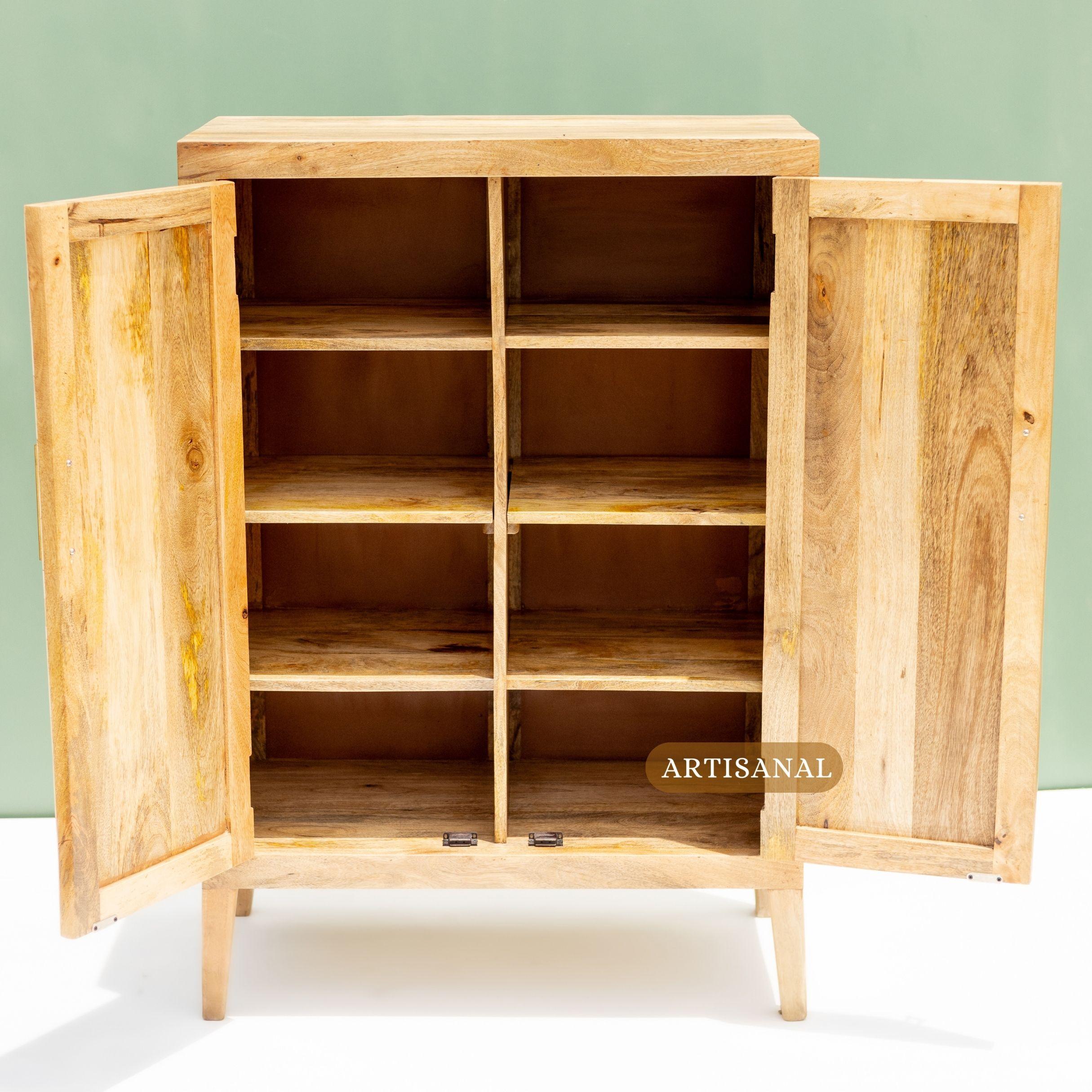 Cabinet contemporain en bois et incrustation d'os à motif géométrique par Artisanal en vente 2