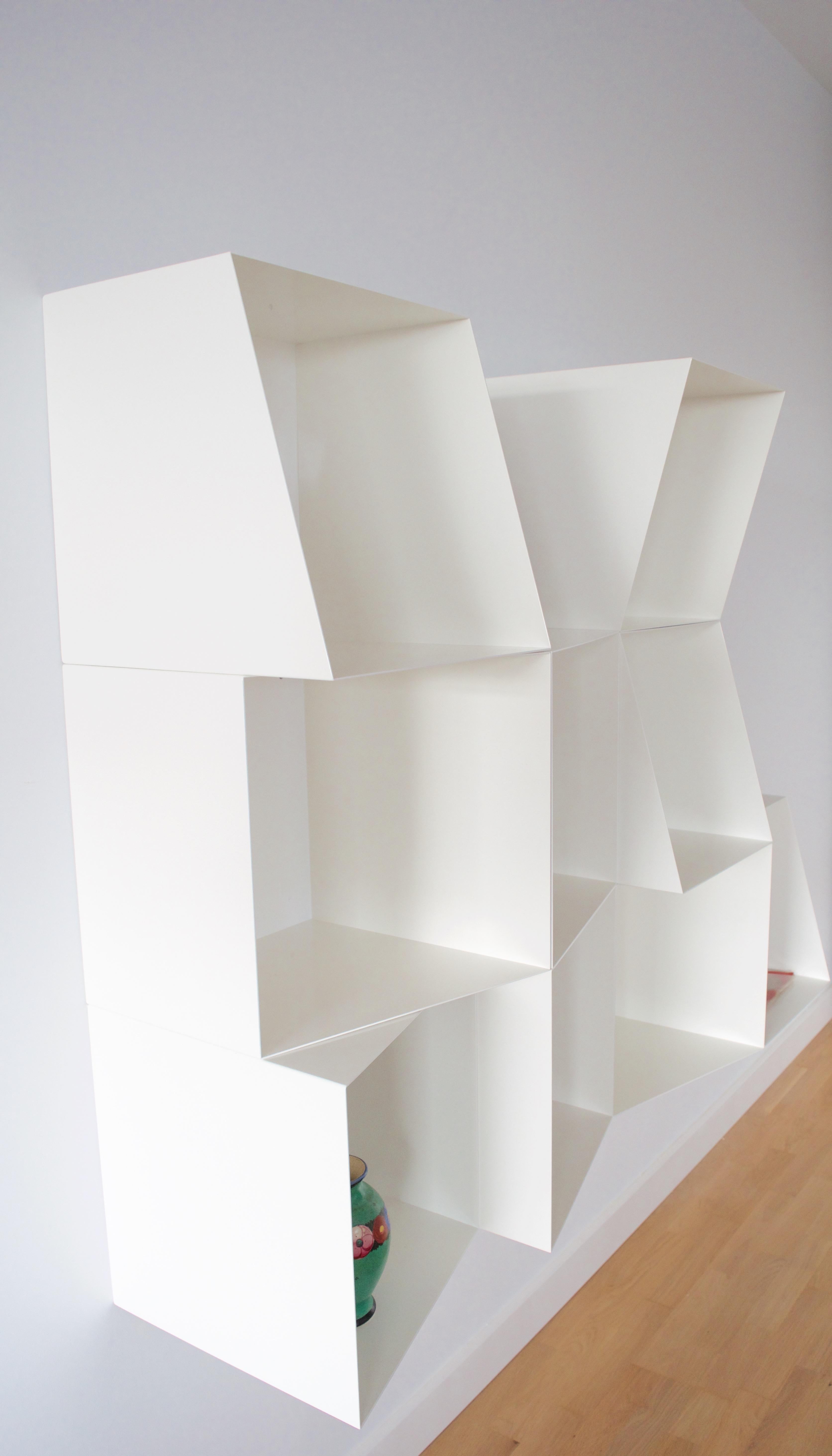 XXIe siècle et contemporain Bibliothèque contemporaine Totem en métal par design by nico en vente