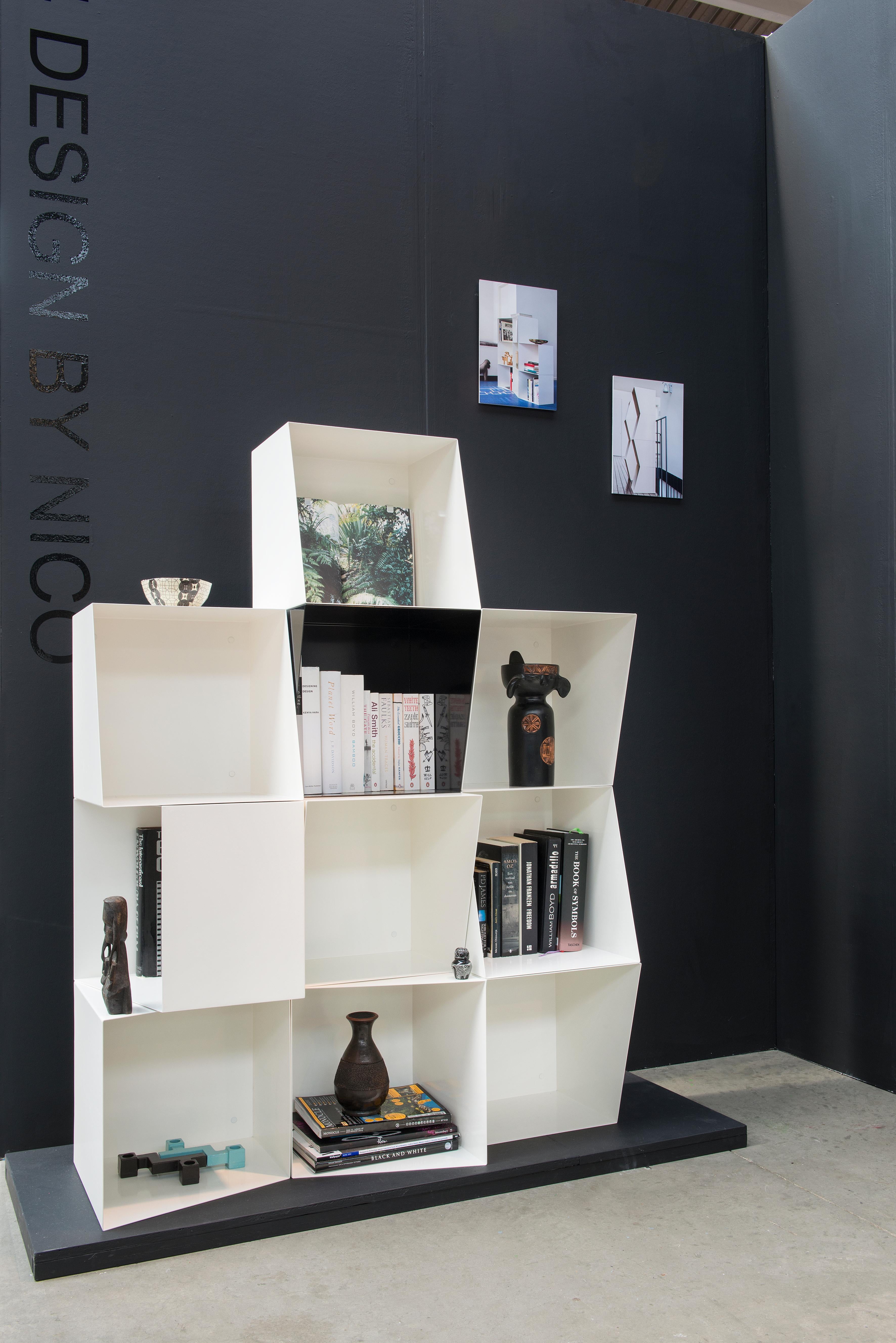 Peinture Bibliothèque contemporaine Totem en métal par design by nico en vente
