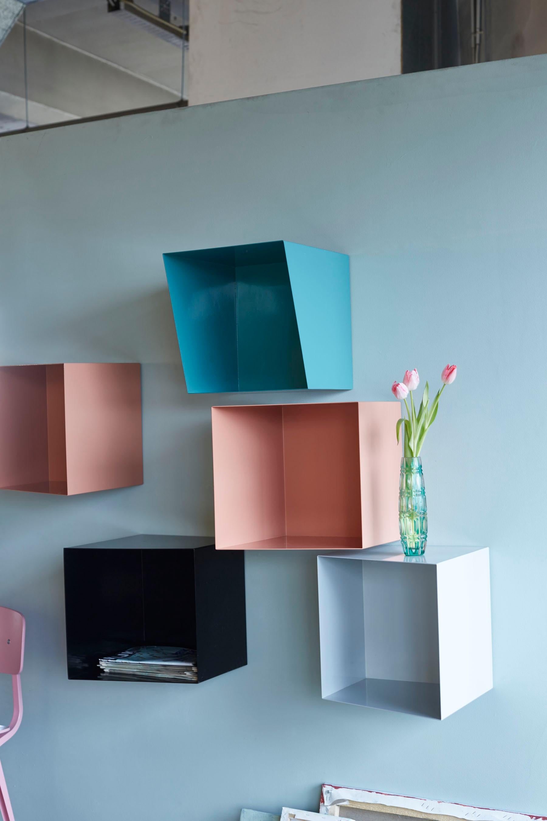 Libreria contemporanea Totem in metallo di design by nico multicolore In condizioni Nuovo in vendita a HEEMSTEDE, NL