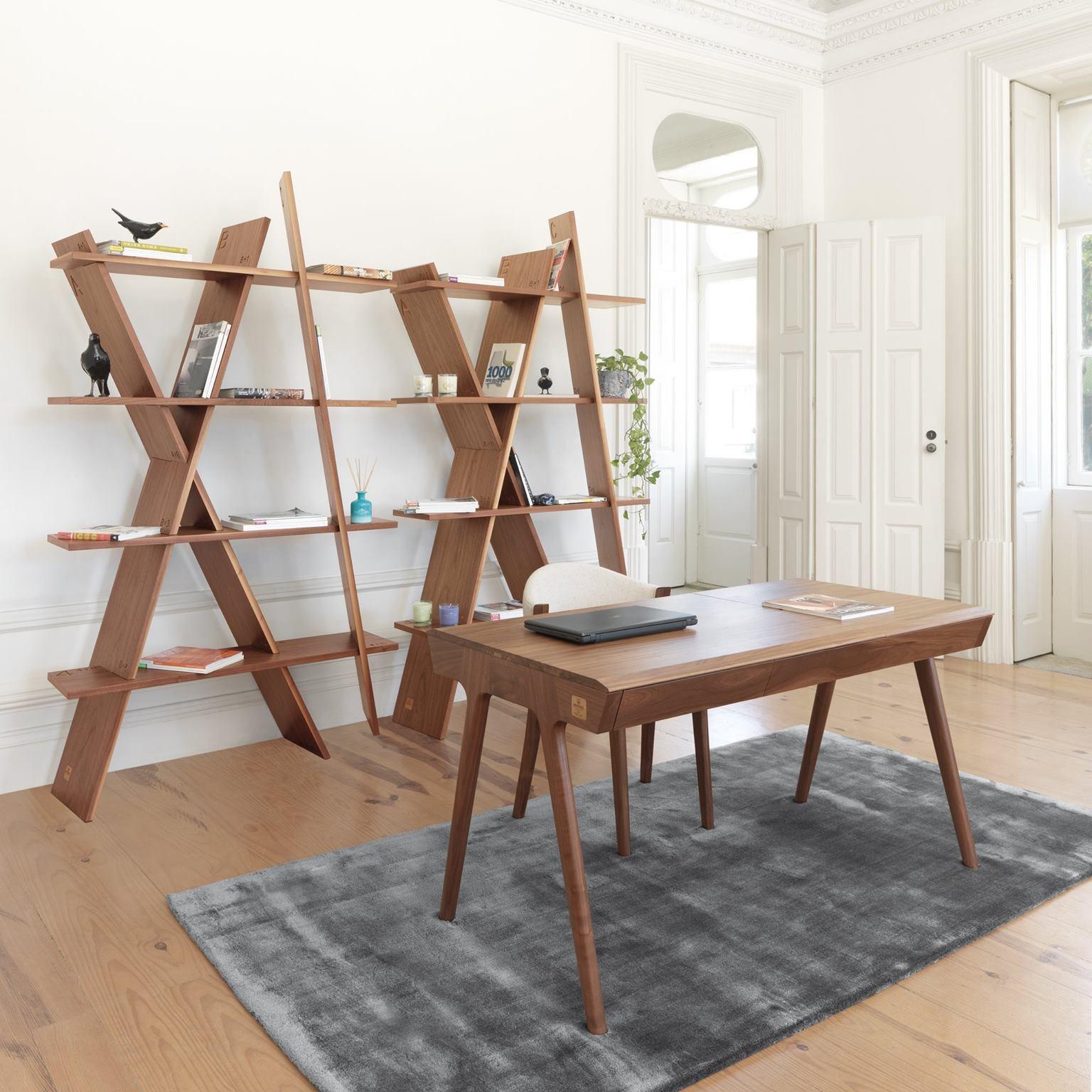 Libreria contemporanea realizzata in Wood in vendita 2