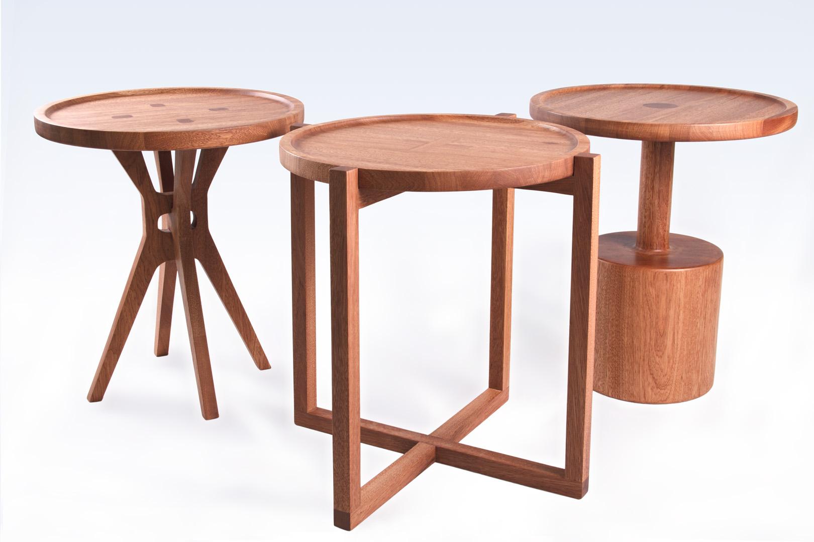 Fait main Table d'appoint contemporaine Boton en bois massif de Conacaste par Labrica en vente