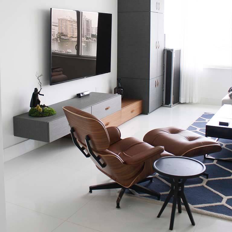 Mesa Auxiliar Contemporánea Boton Dos Madera Conacaste con Tinte Negro by Labrica Guatemalteco en venta