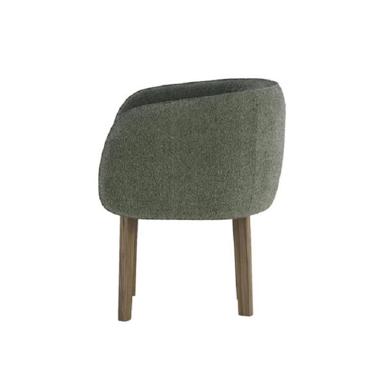 Contemporary Bouclé Dining Chair with Curvy Silhouette In New Condition For Sale In New York, NY